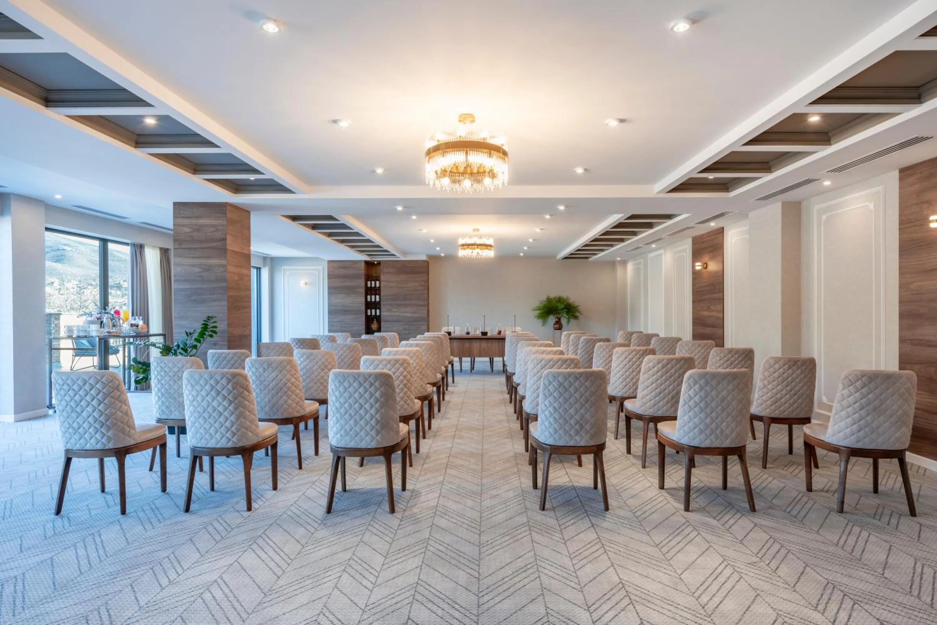 Business facilities in Villa Mosavali