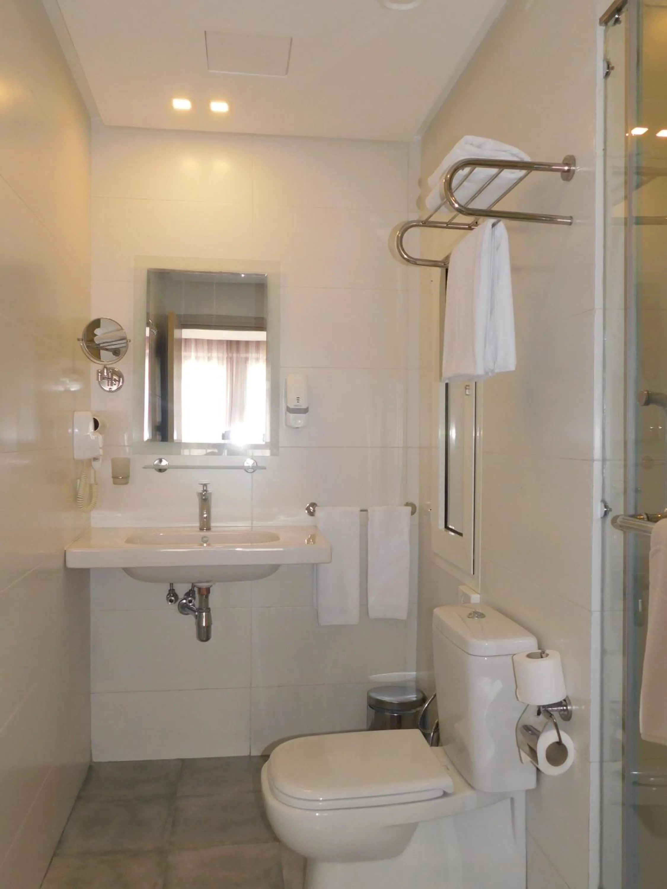 Shower in Gardenia Boutique Hotel