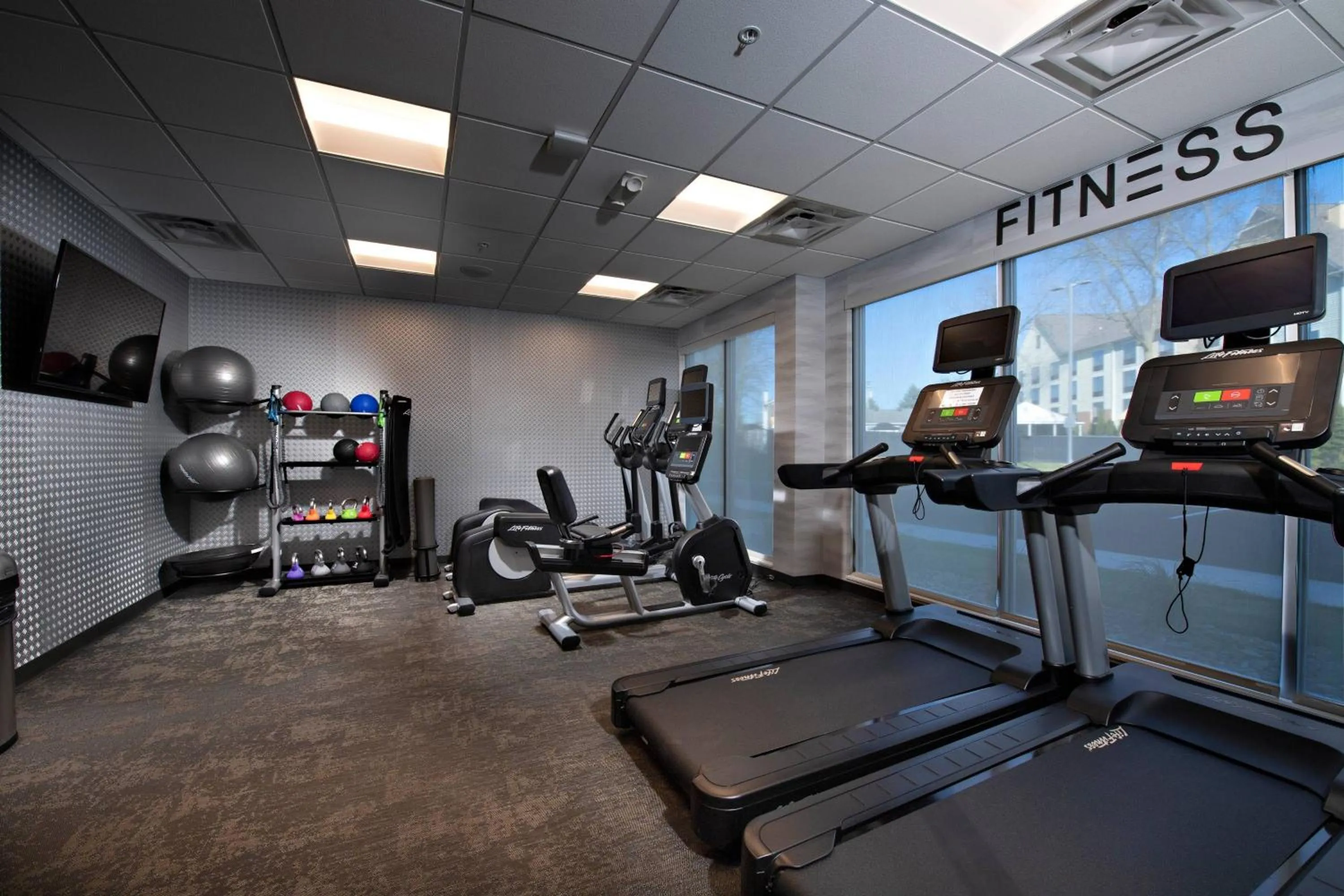 Fitness centre/facilities in Fairfield Inn & Suites by Marriott Dayton North