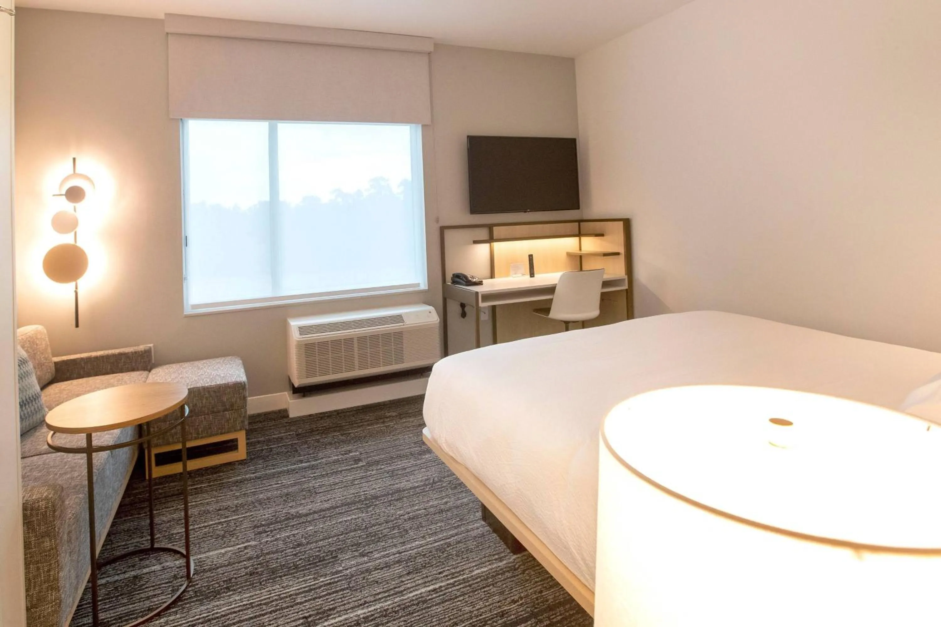 Photo of the whole room, Bed in TownePlace Suites by Marriott Conroe