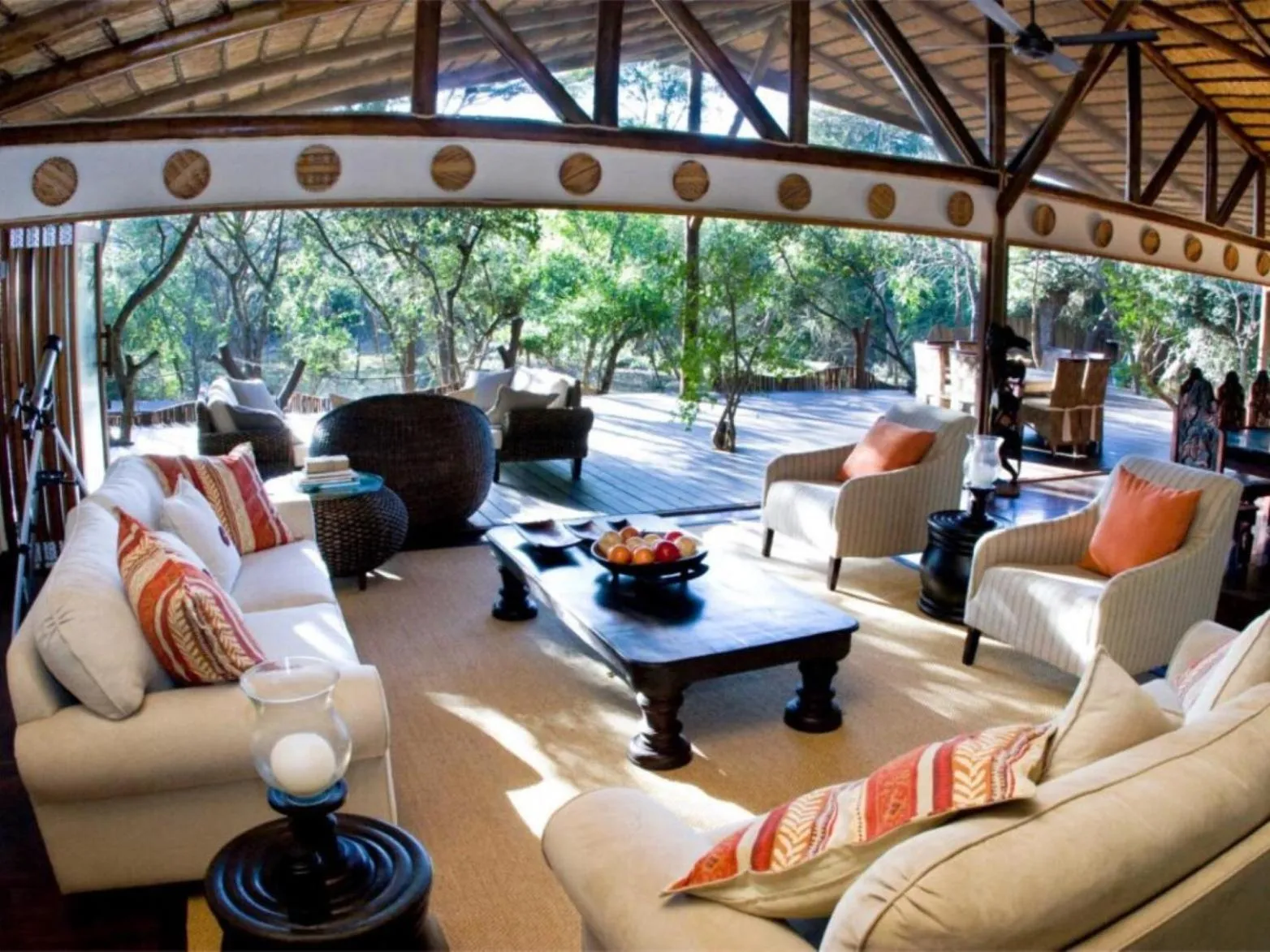 Living room in Ihlozi Bush Lodge