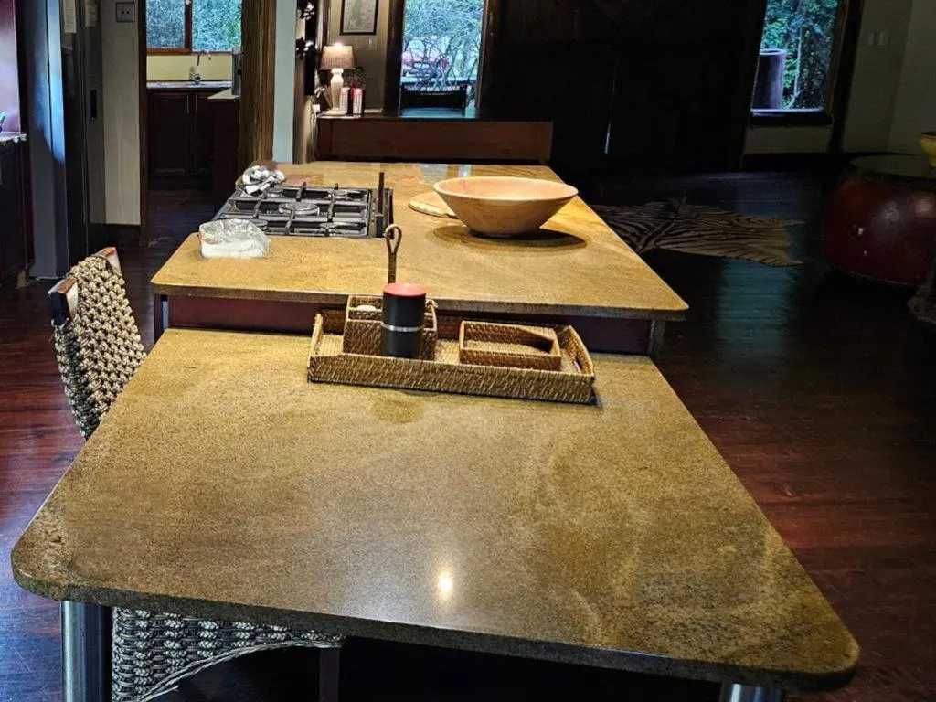 Dining area in Ihlozi Bush Lodge