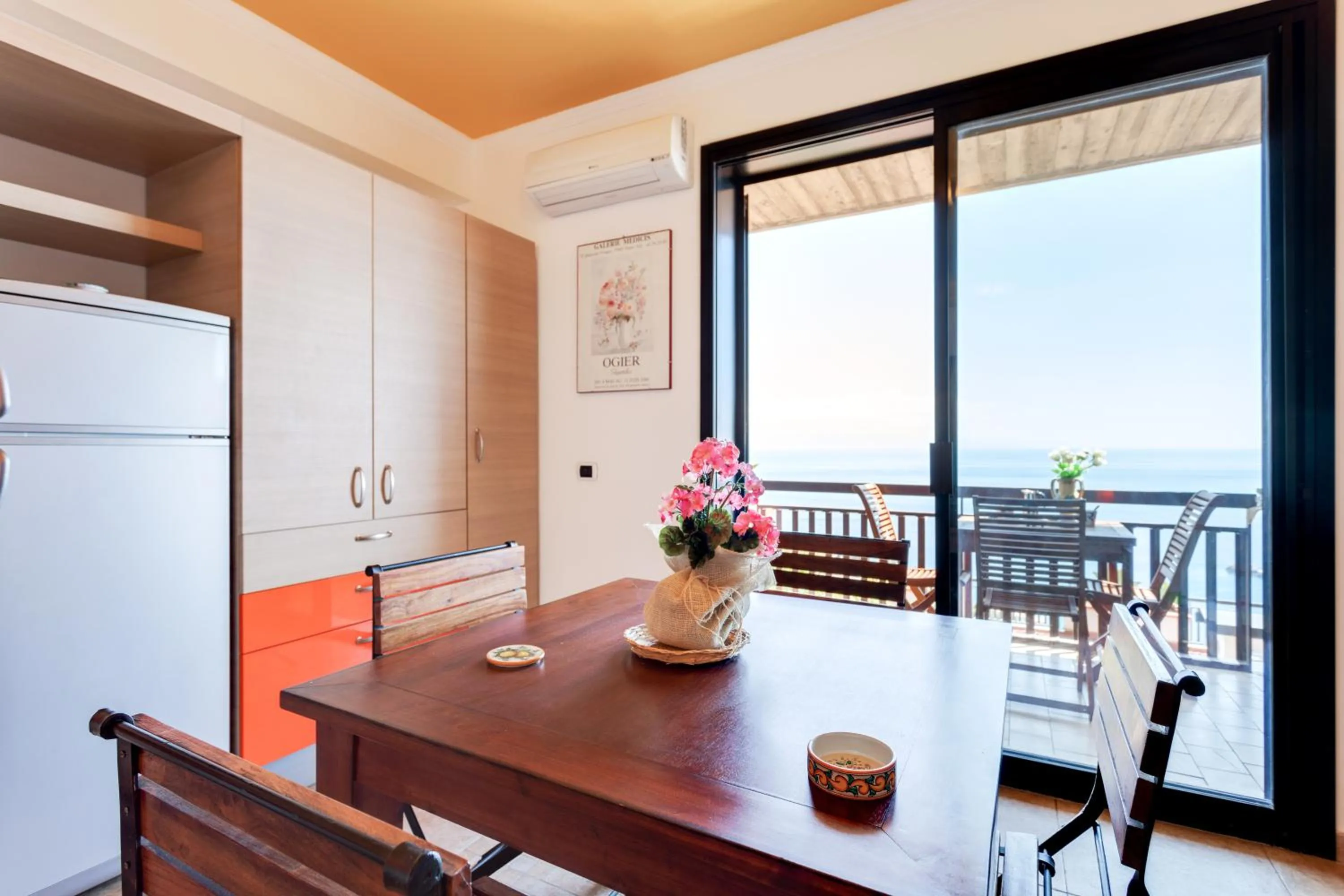 GuestHost - Taormina Panoramic Seaview Apartment