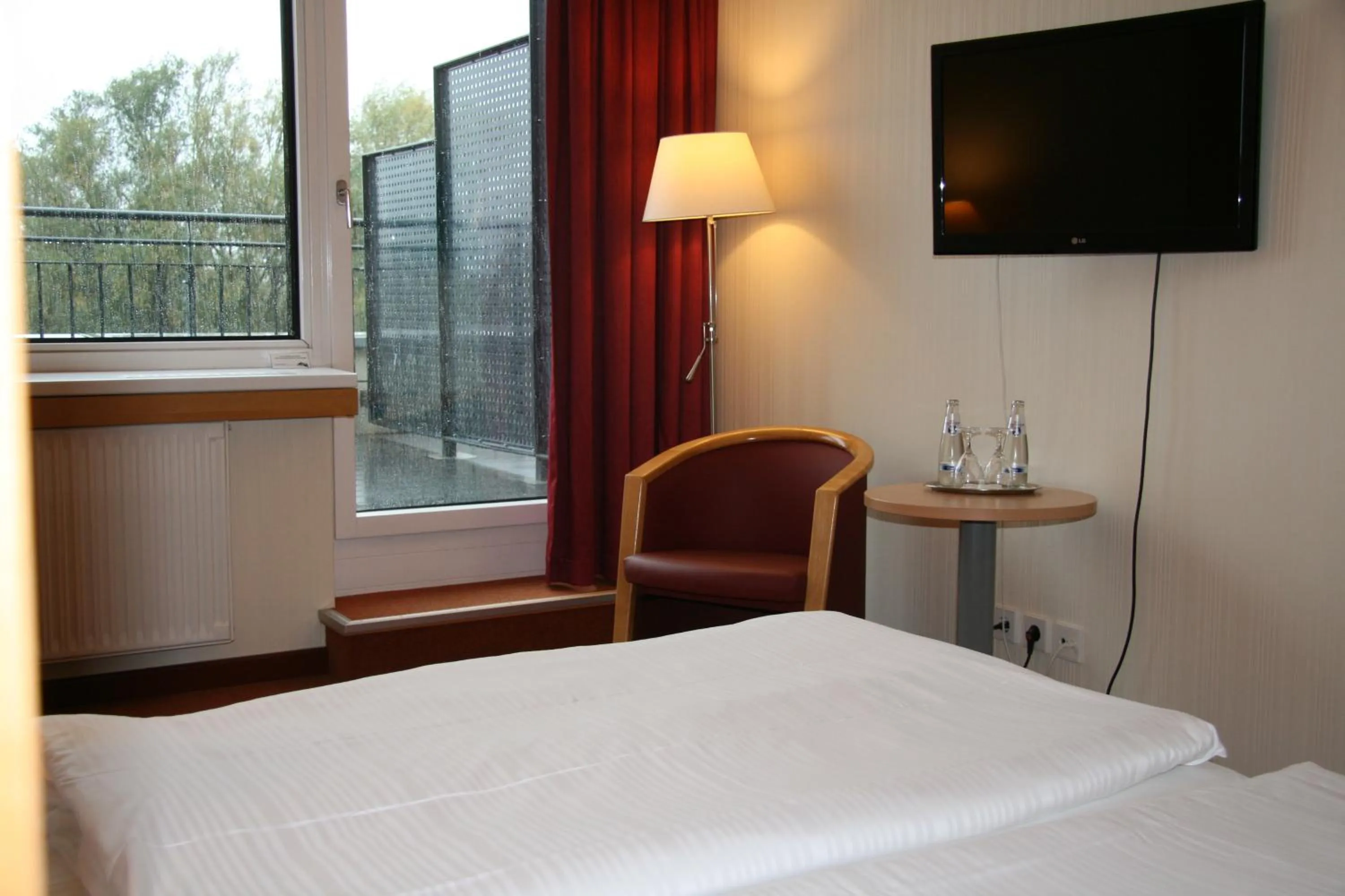 TV and multimedia, Bed in Bildungszentrum Erkner