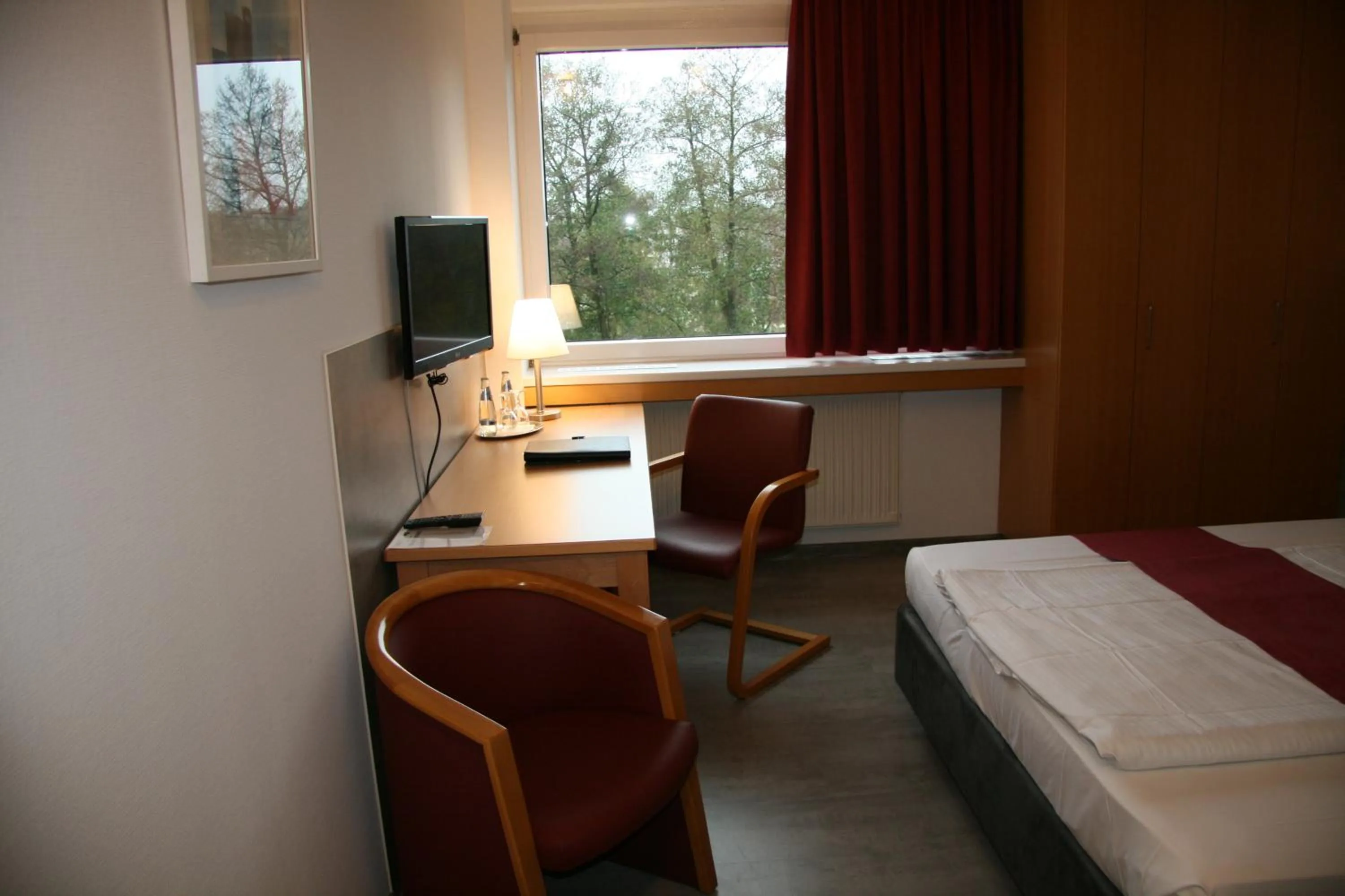 TV and multimedia, Bed in Bildungszentrum Erkner