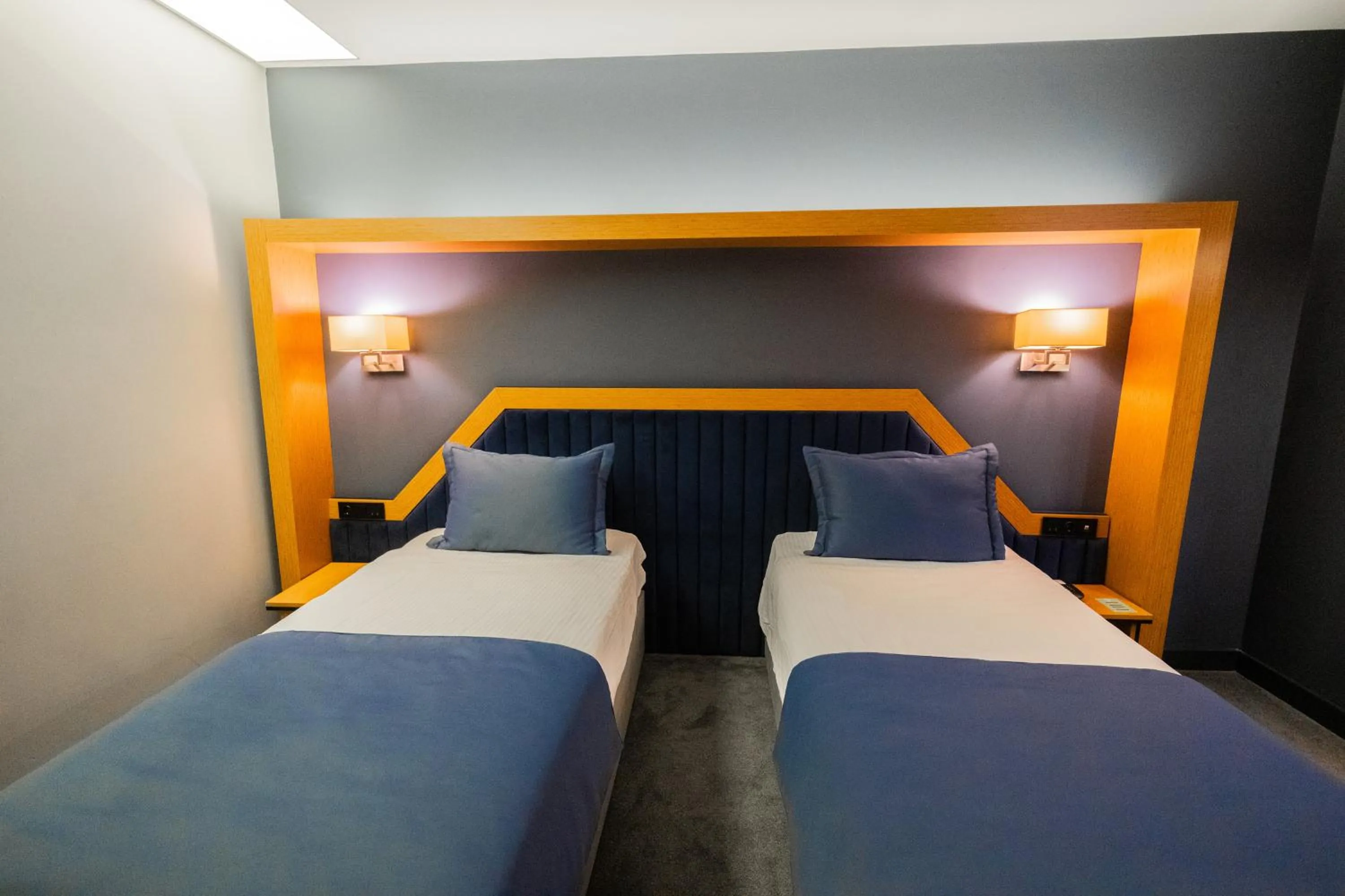 Bedroom, Bed in Roof 264 Hotel & Suites