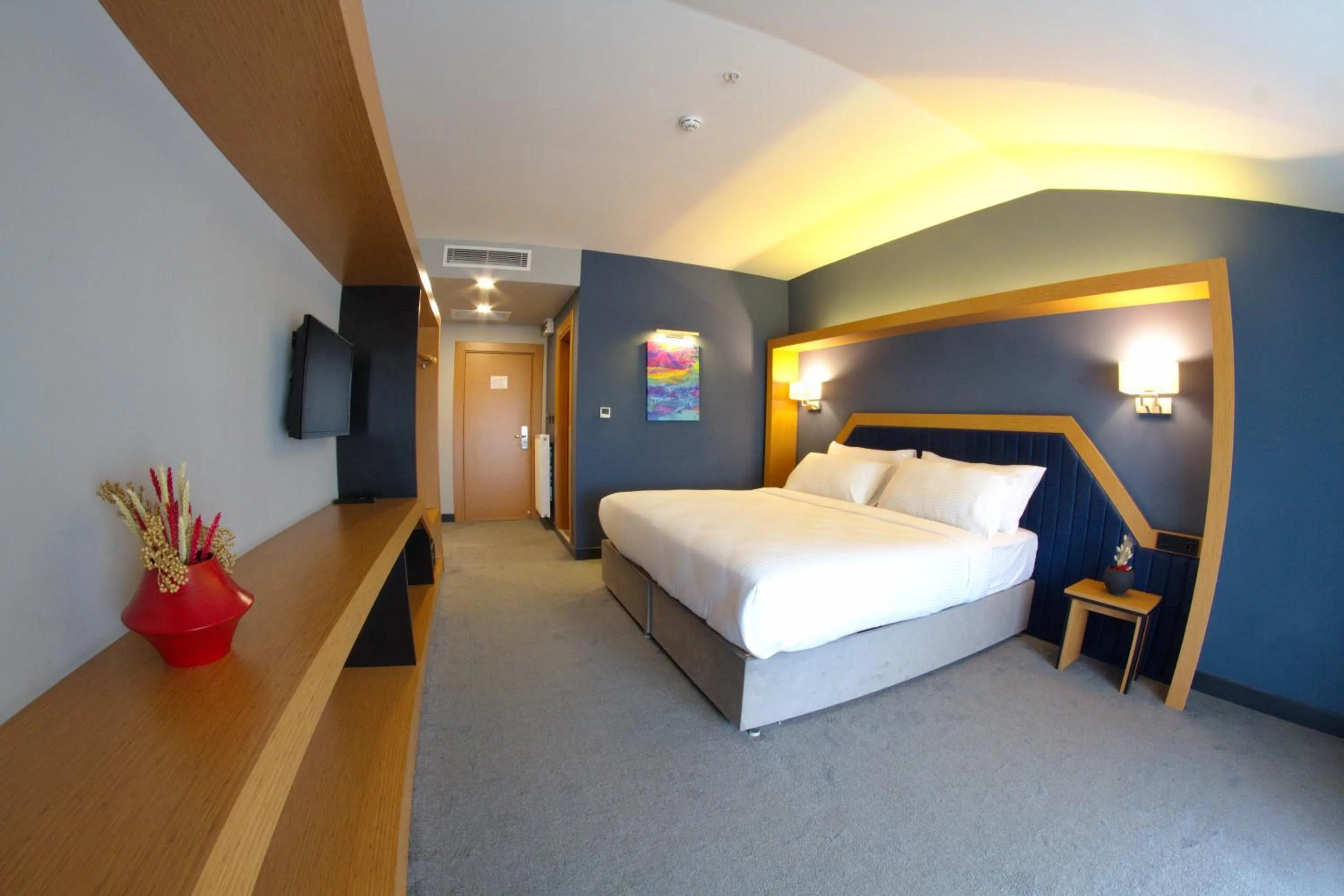 Photo of the whole room, Bed in Roof 264 Hotel & Suites