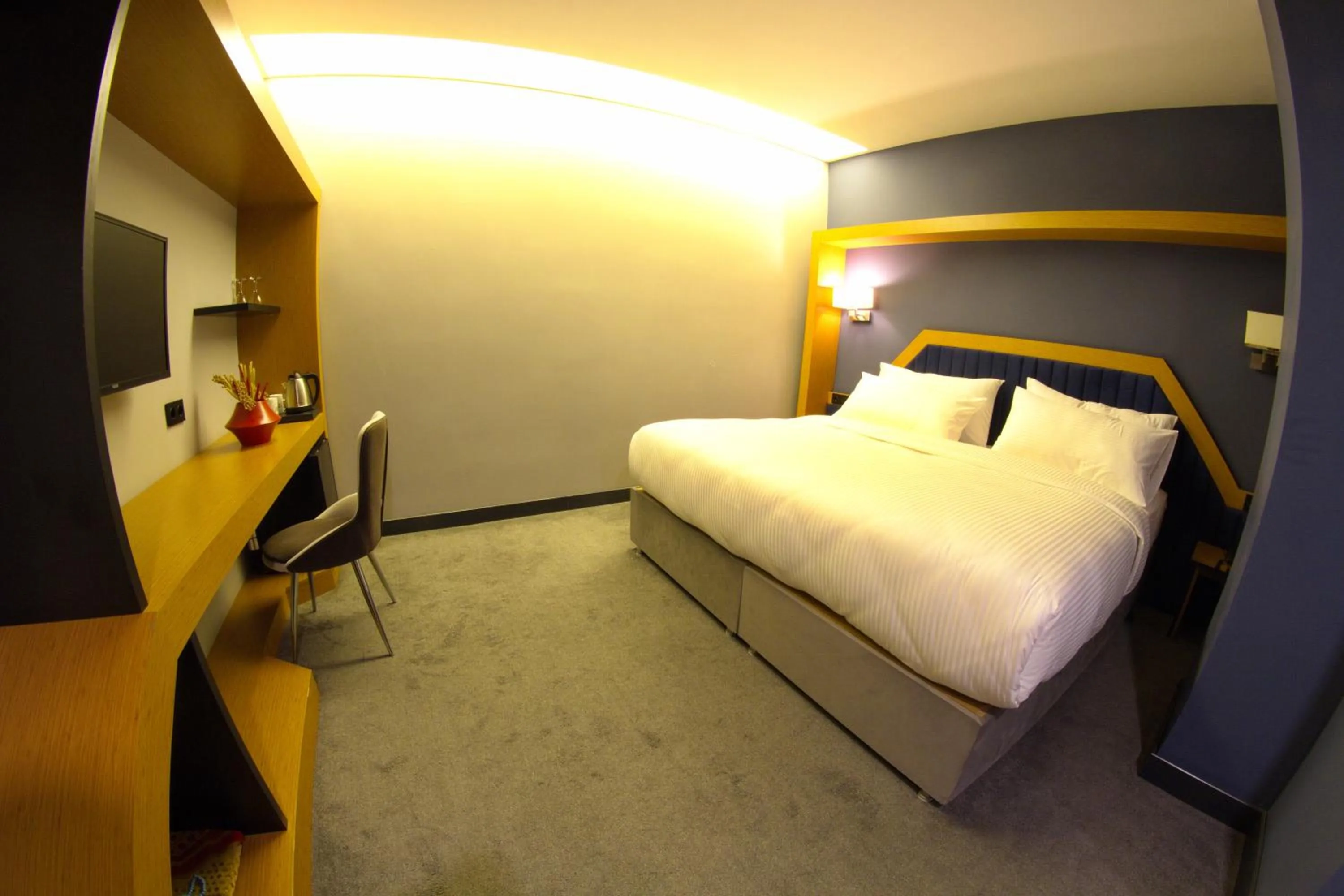 Photo of the whole room, Bed in Roof 264 Hotel & Suites