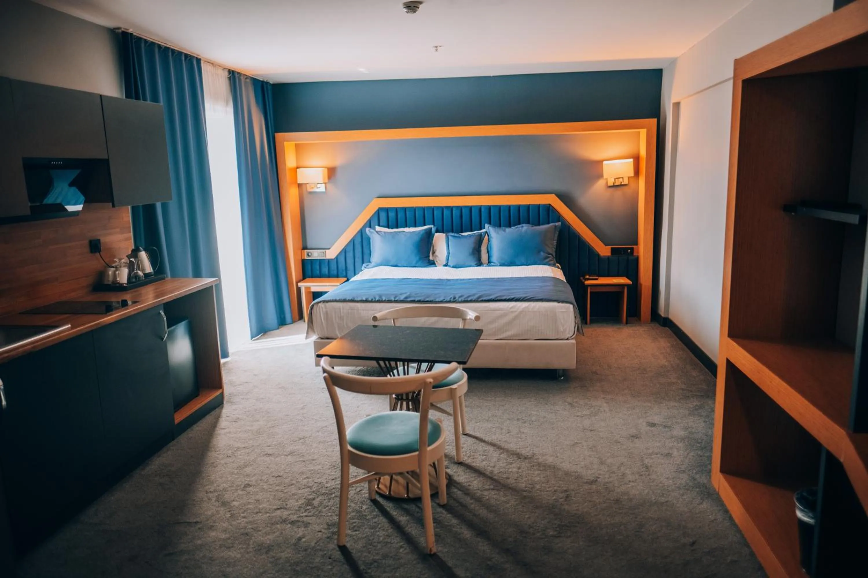 Bedroom, Bed in Roof 264 Hotel & Suites