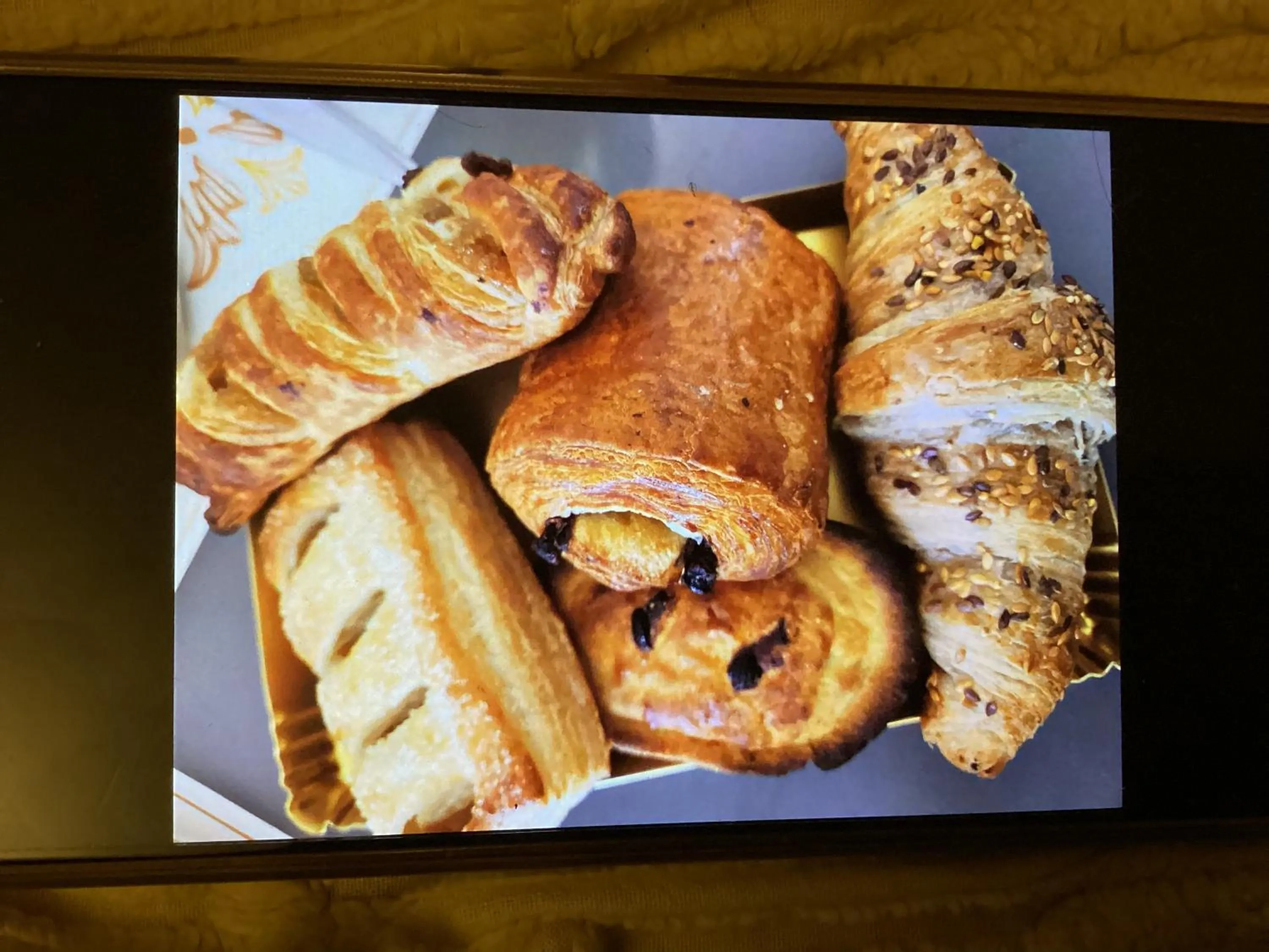 Food and drinks in Caterina's Suites & Apartament