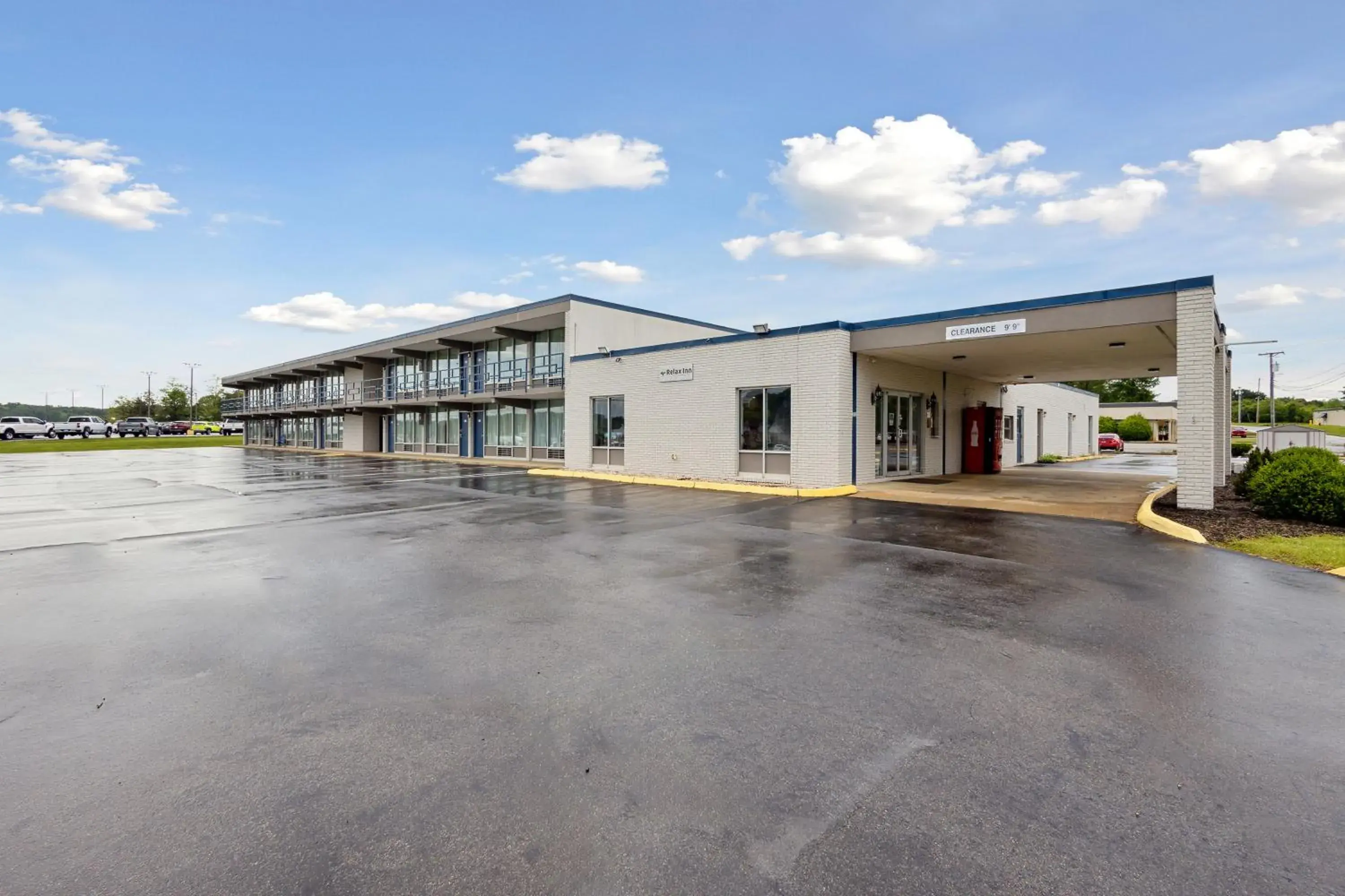 Facade/entrance in Relax inn by OYO Greeneville Near Hwy US-321 Facade/entrance in Relax inn by OYO Greeneville Near Hwy US-321