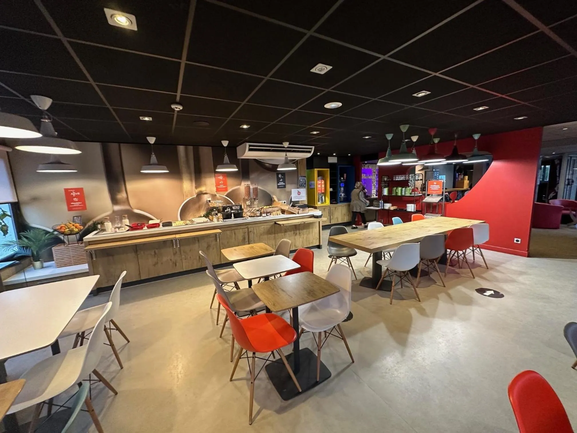 Restaurant/places to eat in TIP HOTEL CAMBRAI ex HOTEL F1