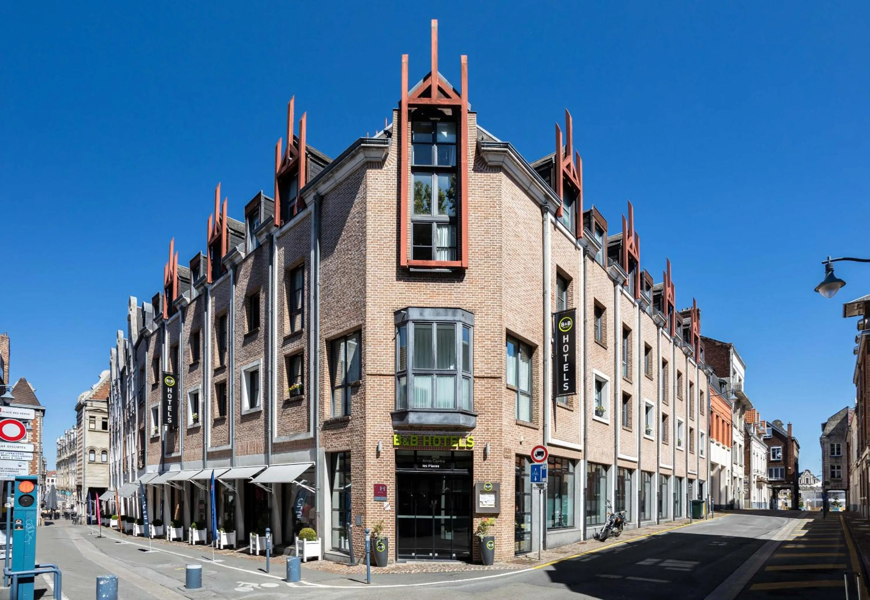 Property building in B&B HOTEL Arras Centre Les Places