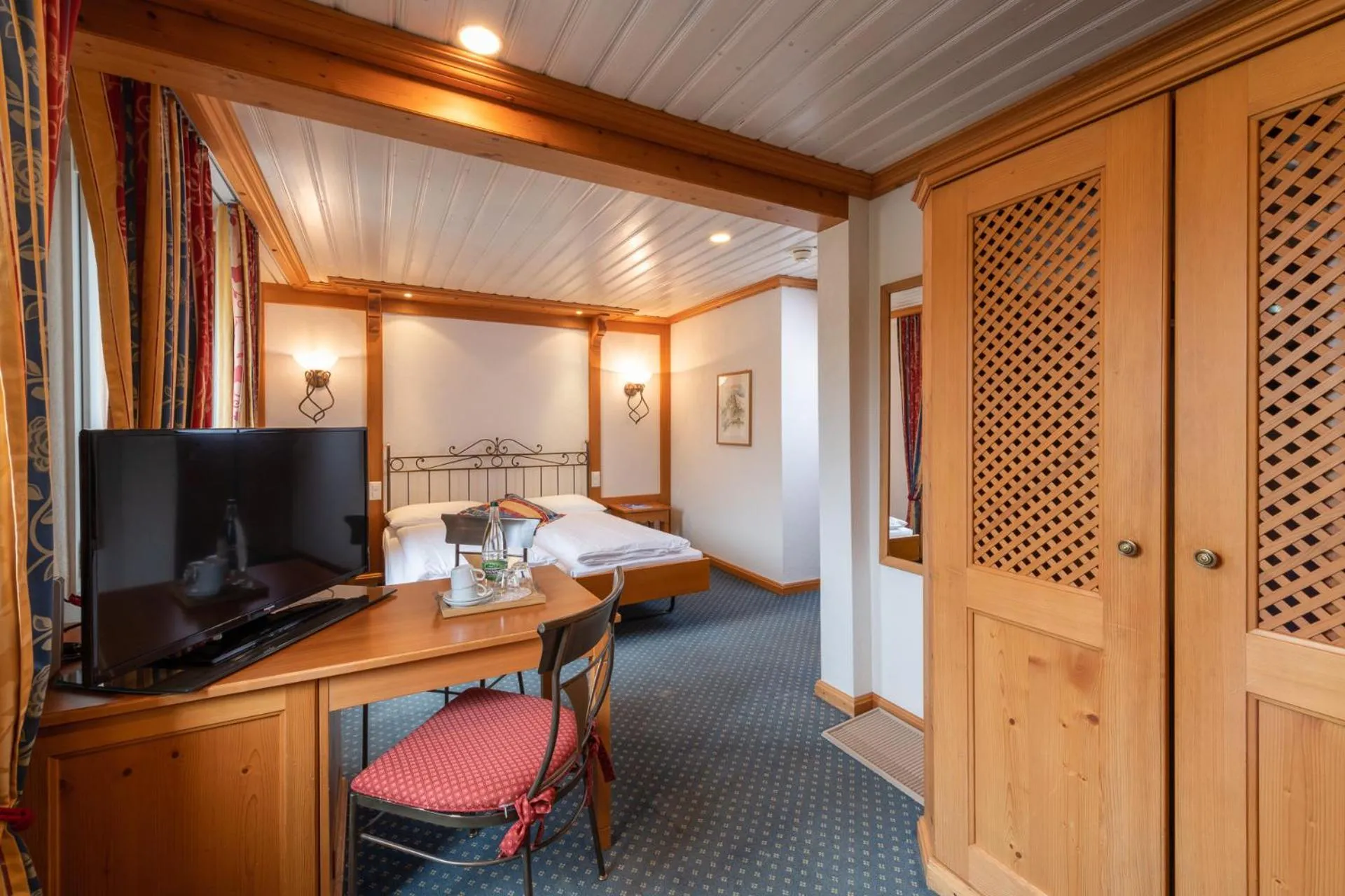 Bedroom in Derby Swiss Quality Hotel