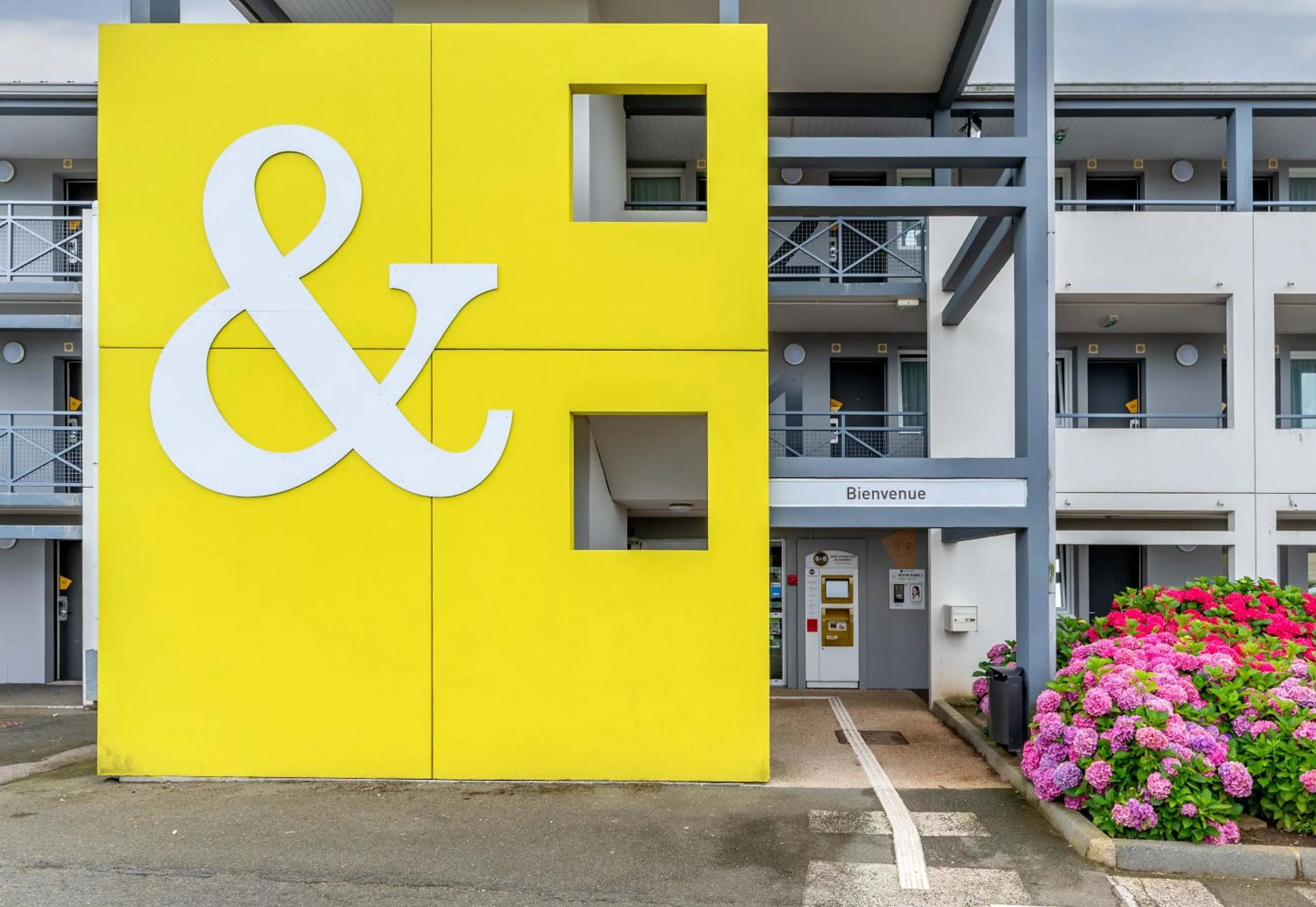 Facade/entrance in B&B HOTEL Dieppe