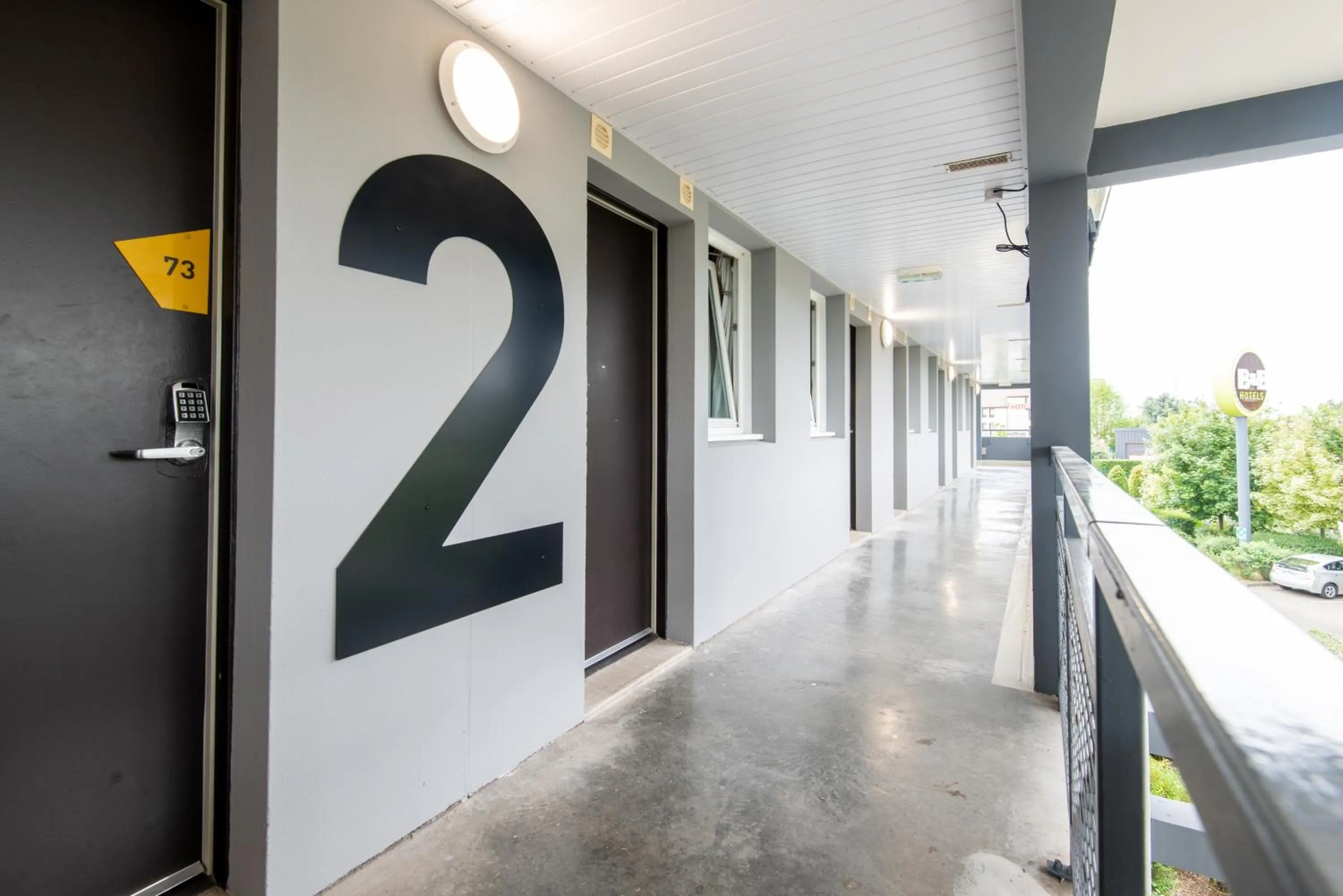 Area and facilities in B&B HOTEL Dieppe