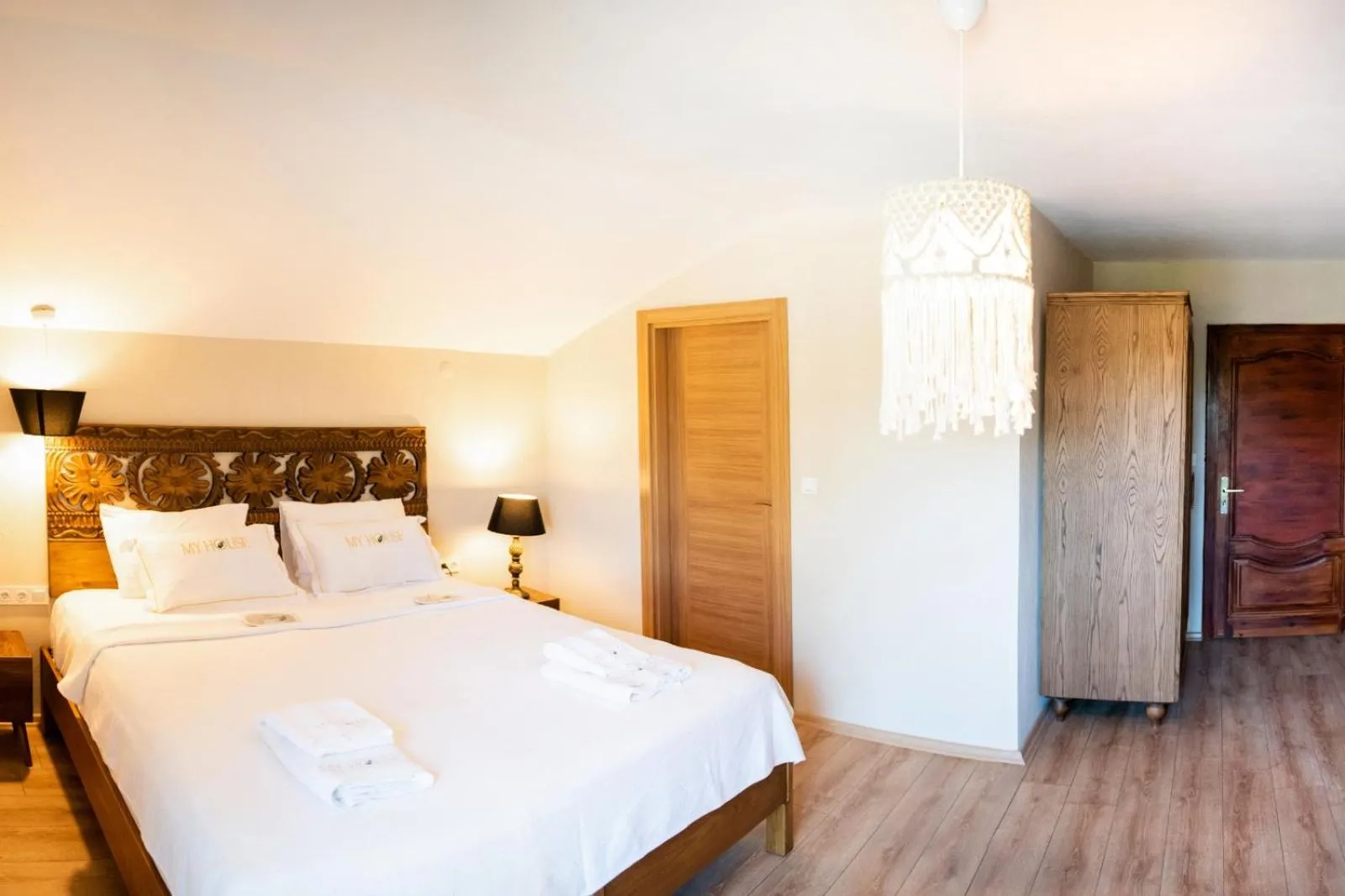 Photo of the whole room, Bed in My House Urla