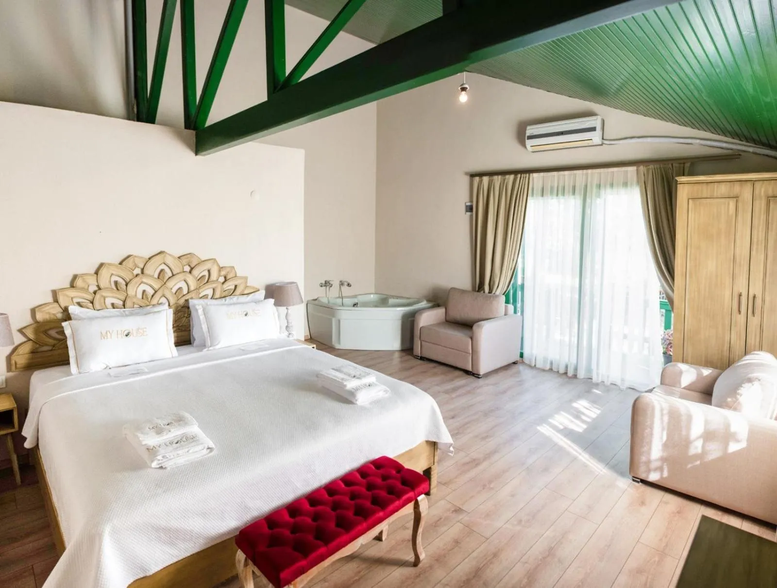 Photo of the whole room, Bed in My House Urla