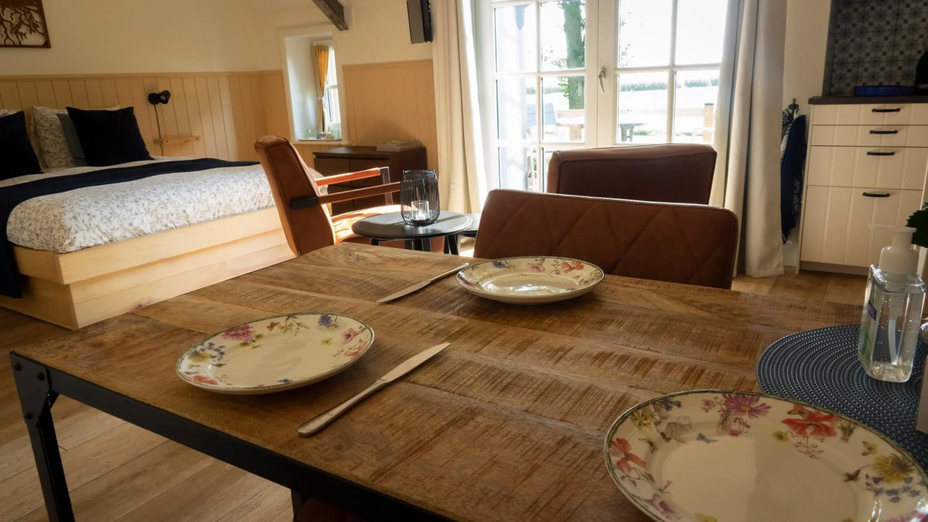 Dining area in BenB Erf 9