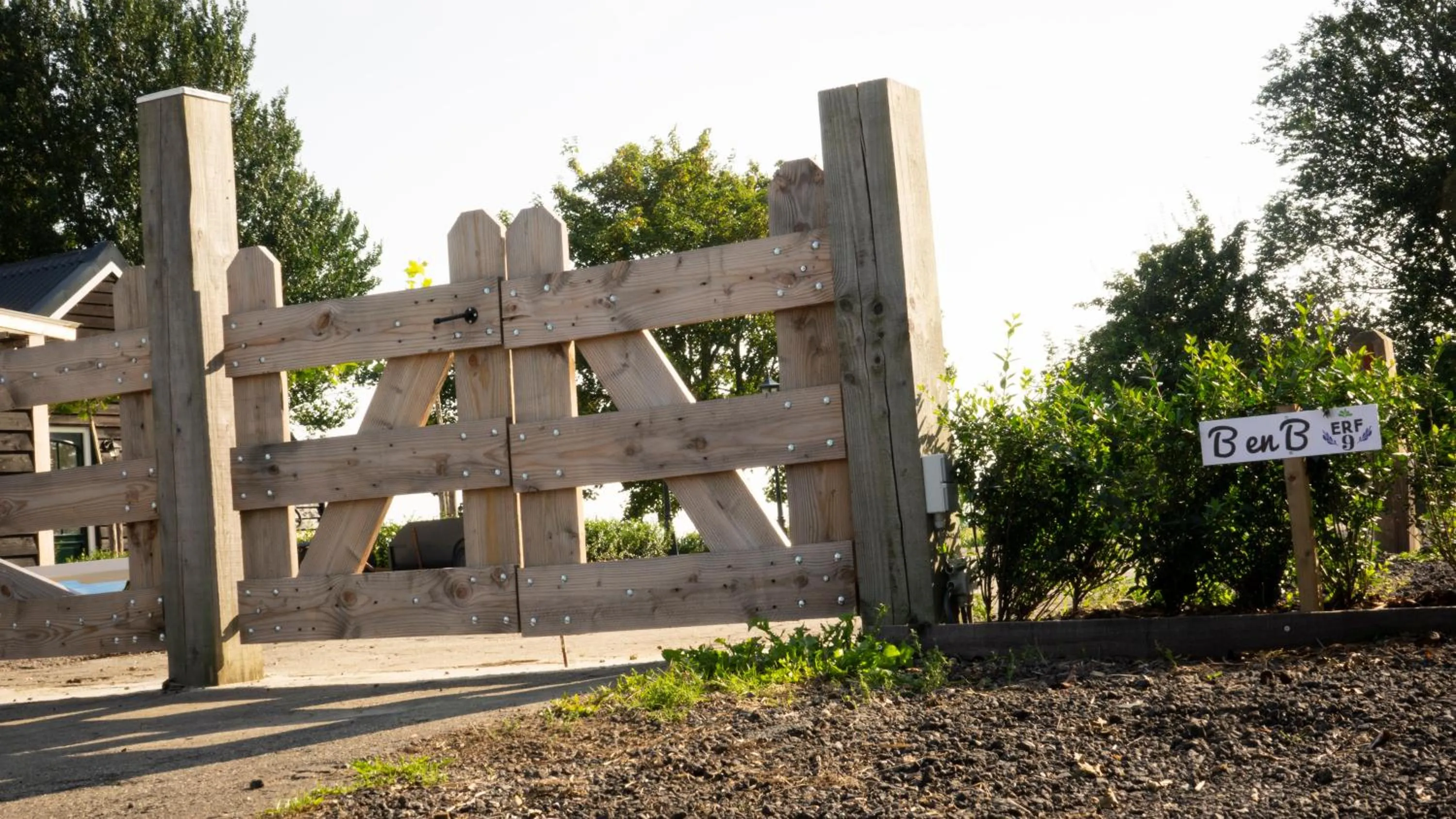 Facade/entrance in BenB Erf 9