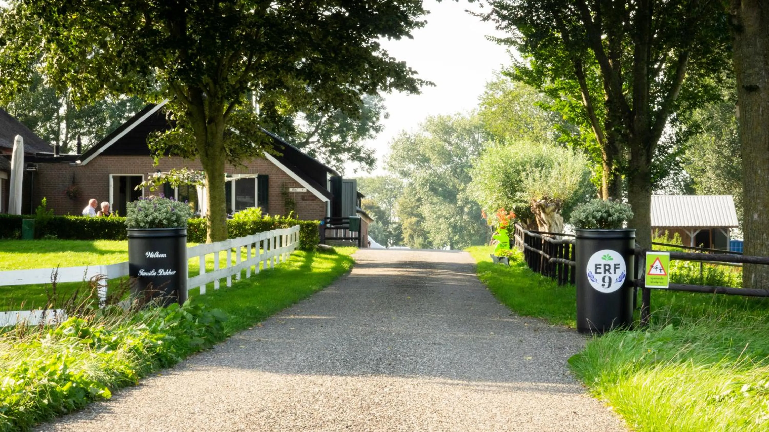Facade/entrance in BenB Erf 9