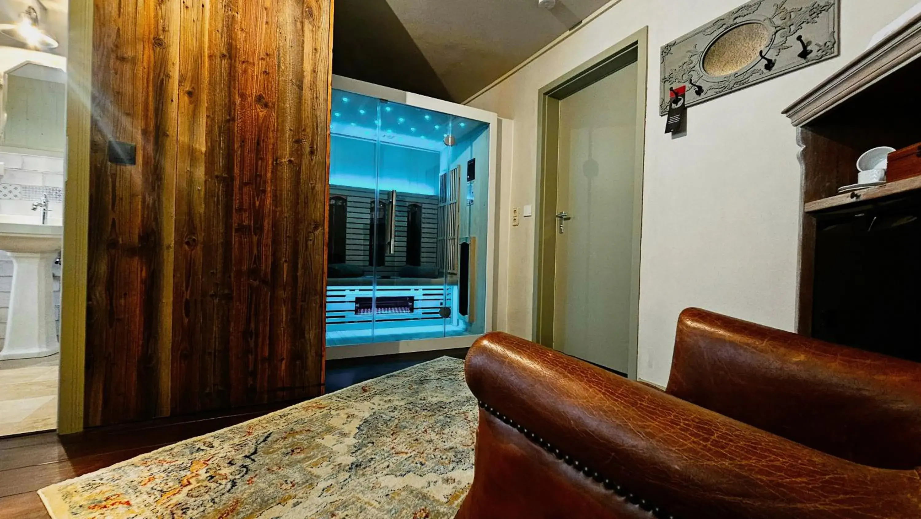 Junior Suite with Balcony - single occupancy in Boutique-Hotel & Wellness Goldenes Fass Meißen Junior Suite with Balcony - single occupancy in Boutique-Hotel & Wellness Goldenes Fass Meißen