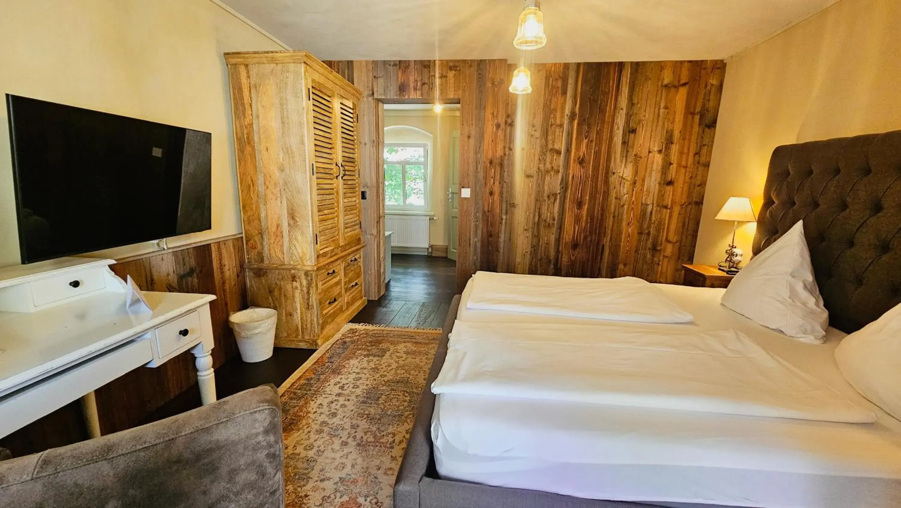 Deluxe Double Room with Balcony - single occupancy in Boutique-Hotel & Wellness Goldenes Fass Meißen Deluxe Double Room with Balcony - single occupancy in Boutique-Hotel & Wellness Goldenes Fass Meißen