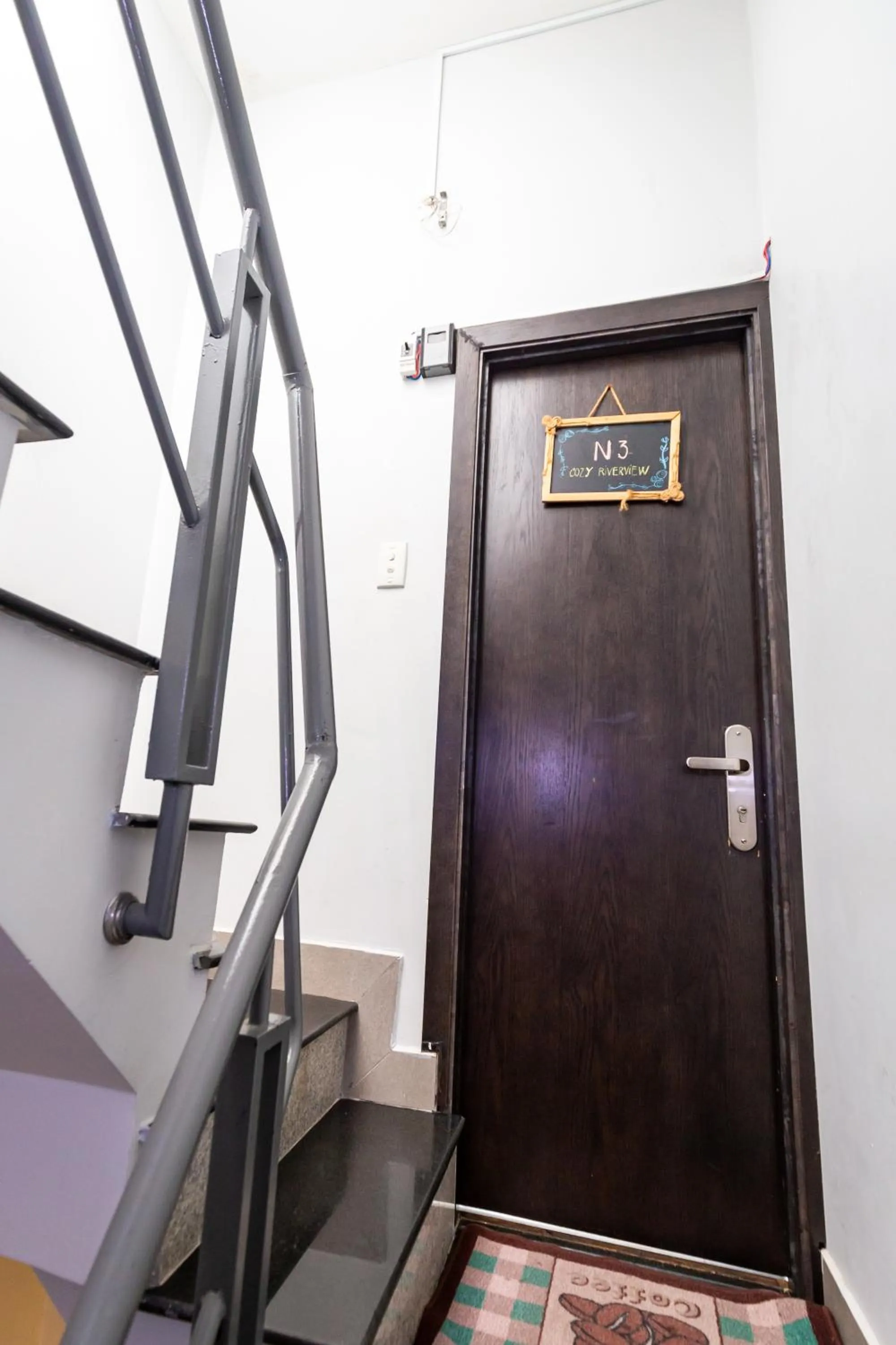 Property building in Cozy Riverview of Livinginn