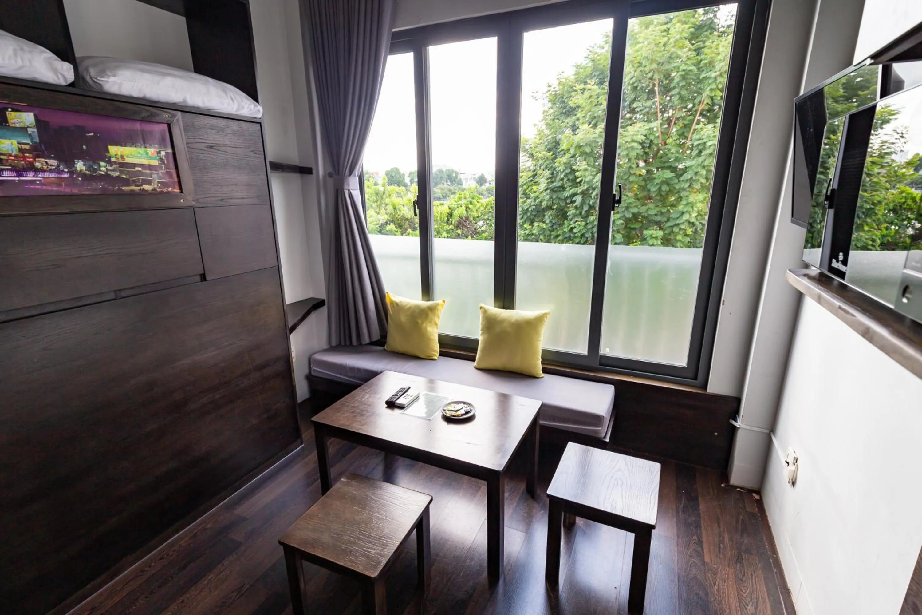 Bedroom in Cozy Riverview of Livinginn