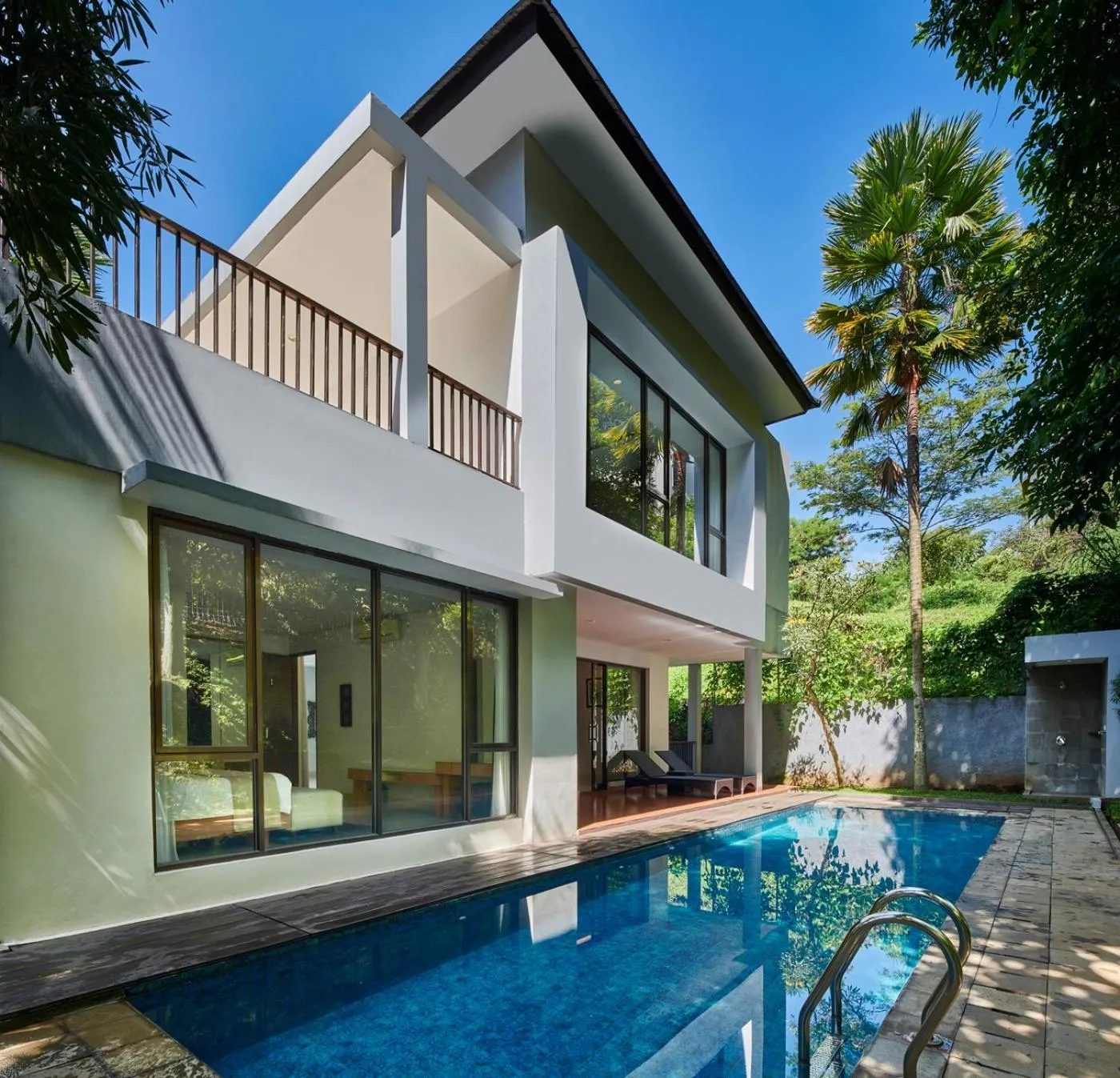 Ohara city view villa 5 bedrooms with a private heated swimming pool and a billiard table