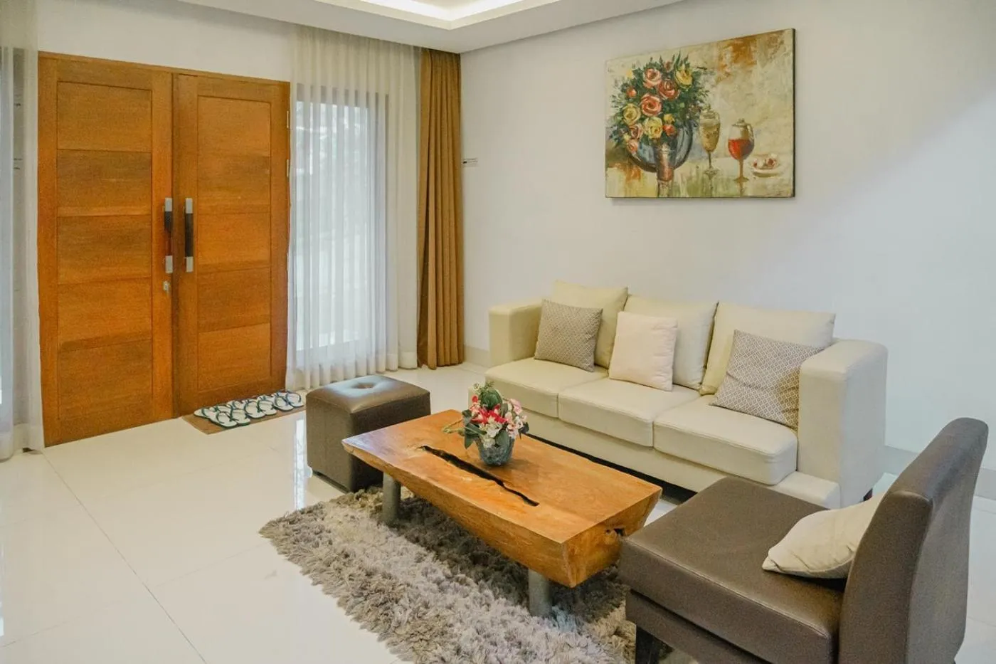 Ohara city view villa 5 bedrooms with a private heated swimming pool and a billiard table