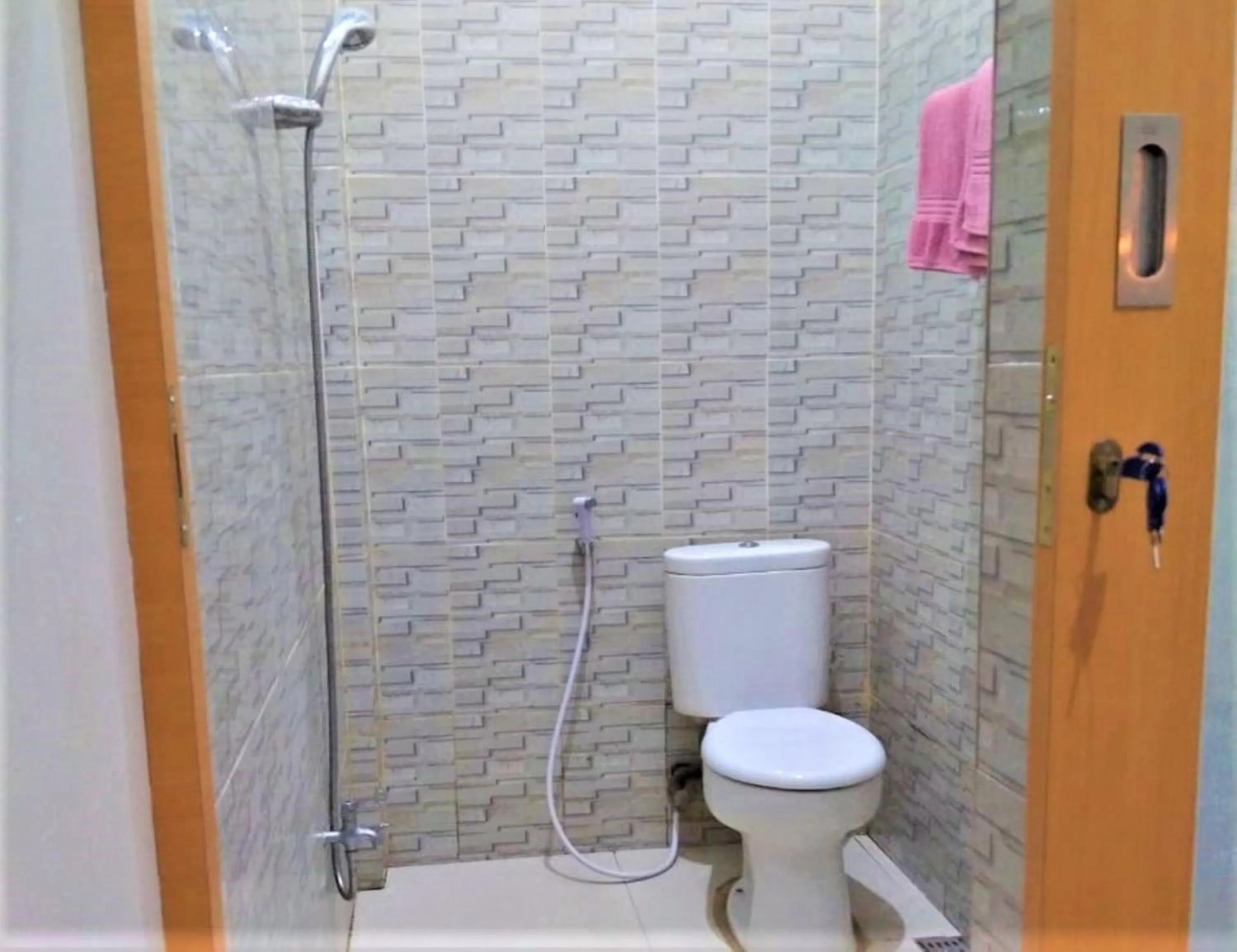 Bathroom in Wisma Maestro Toraja Mitra RedDoorz