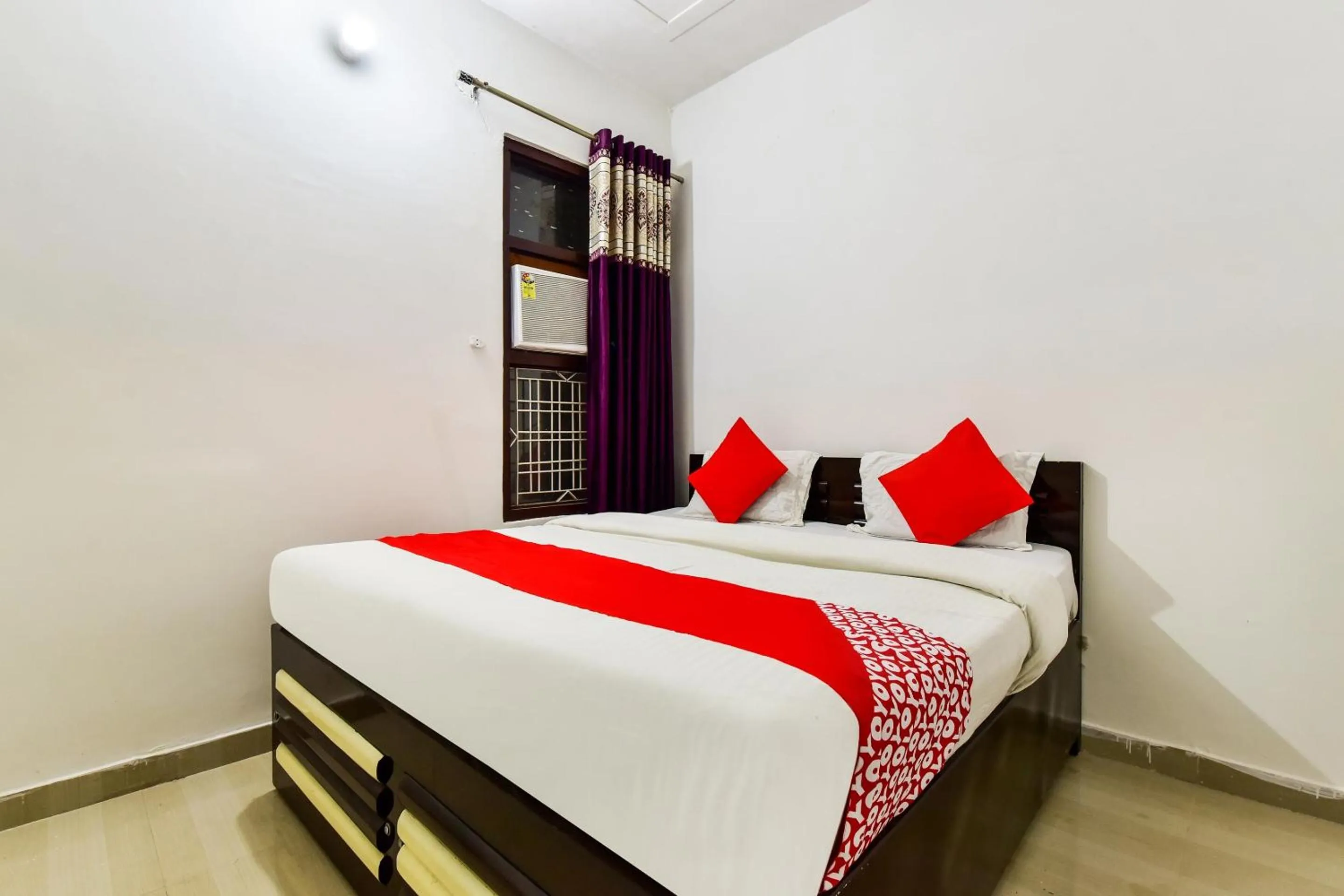 Bedroom in Hotel O White Rock