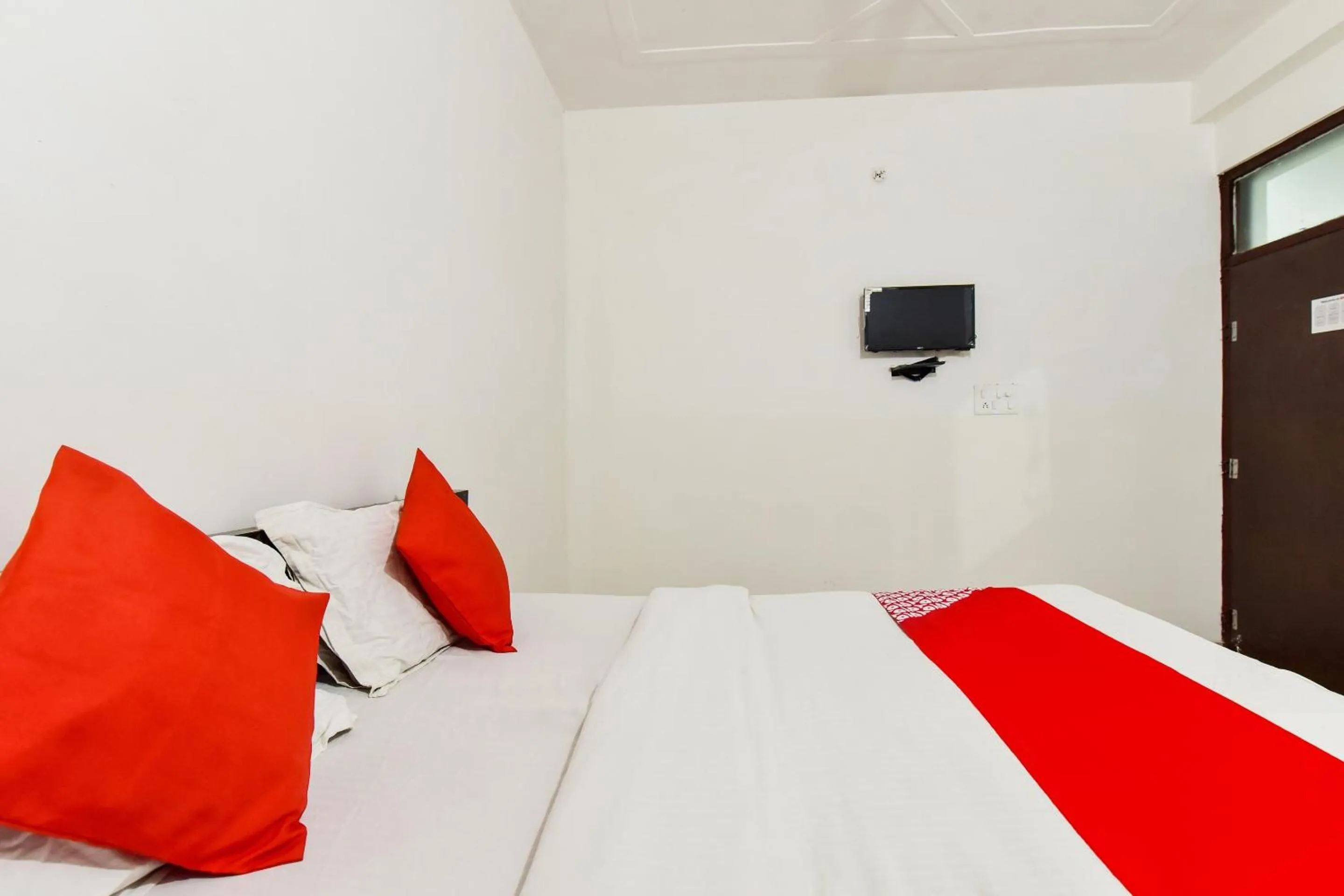 Bedroom in Hotel O White Rock