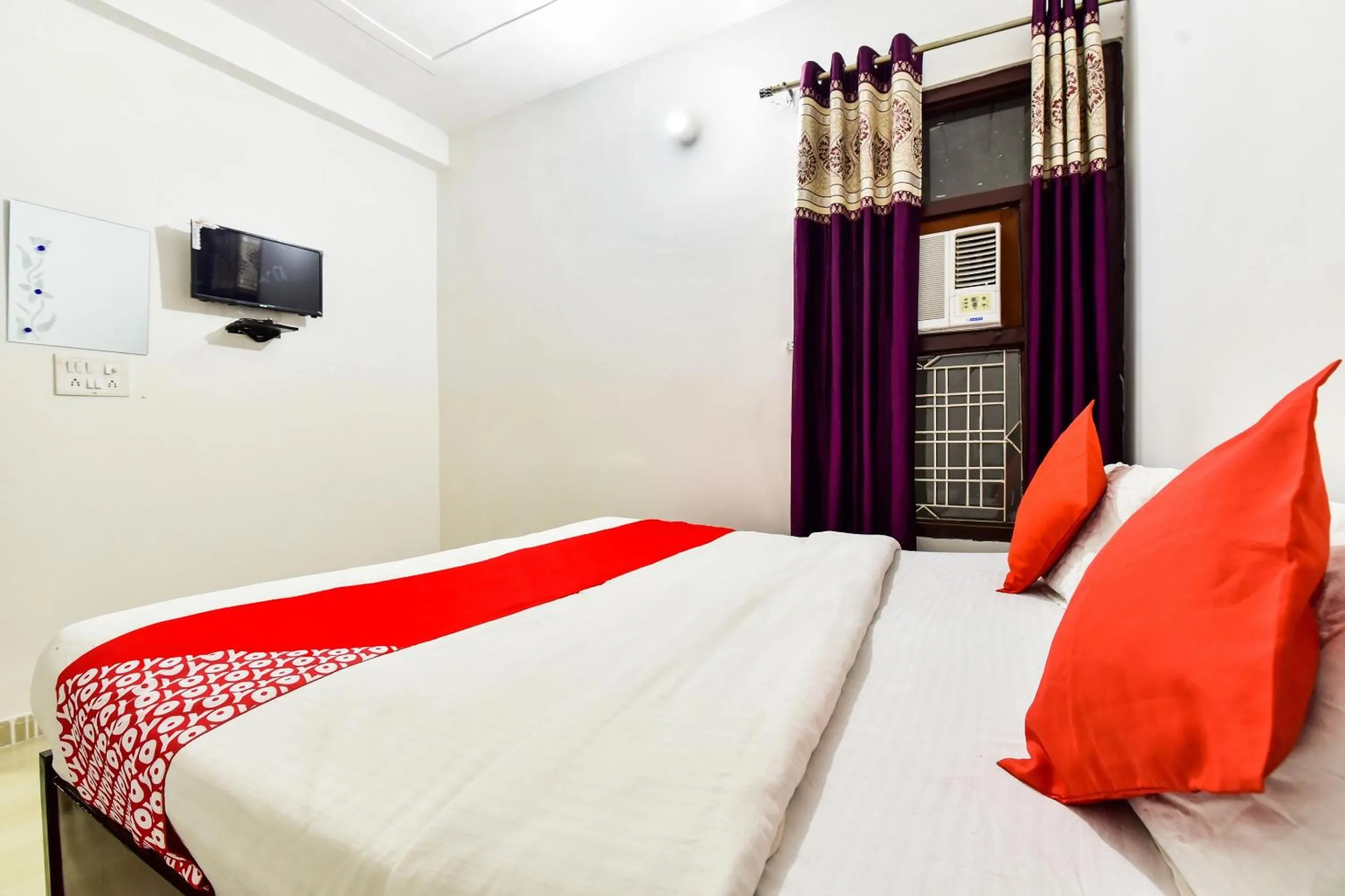 Bedroom in Hotel O White Rock