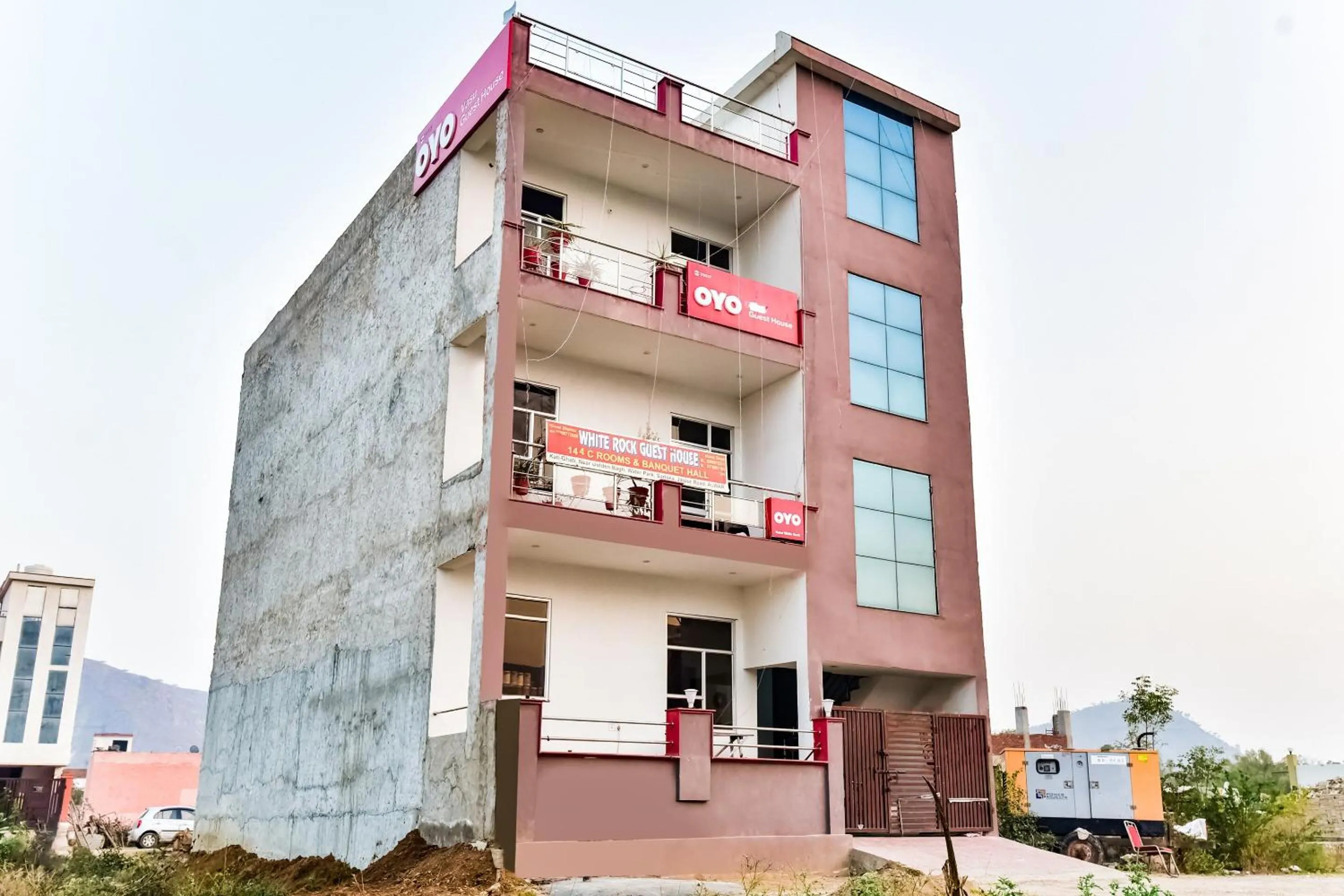 Facade/entrance in Hotel O White Rock
