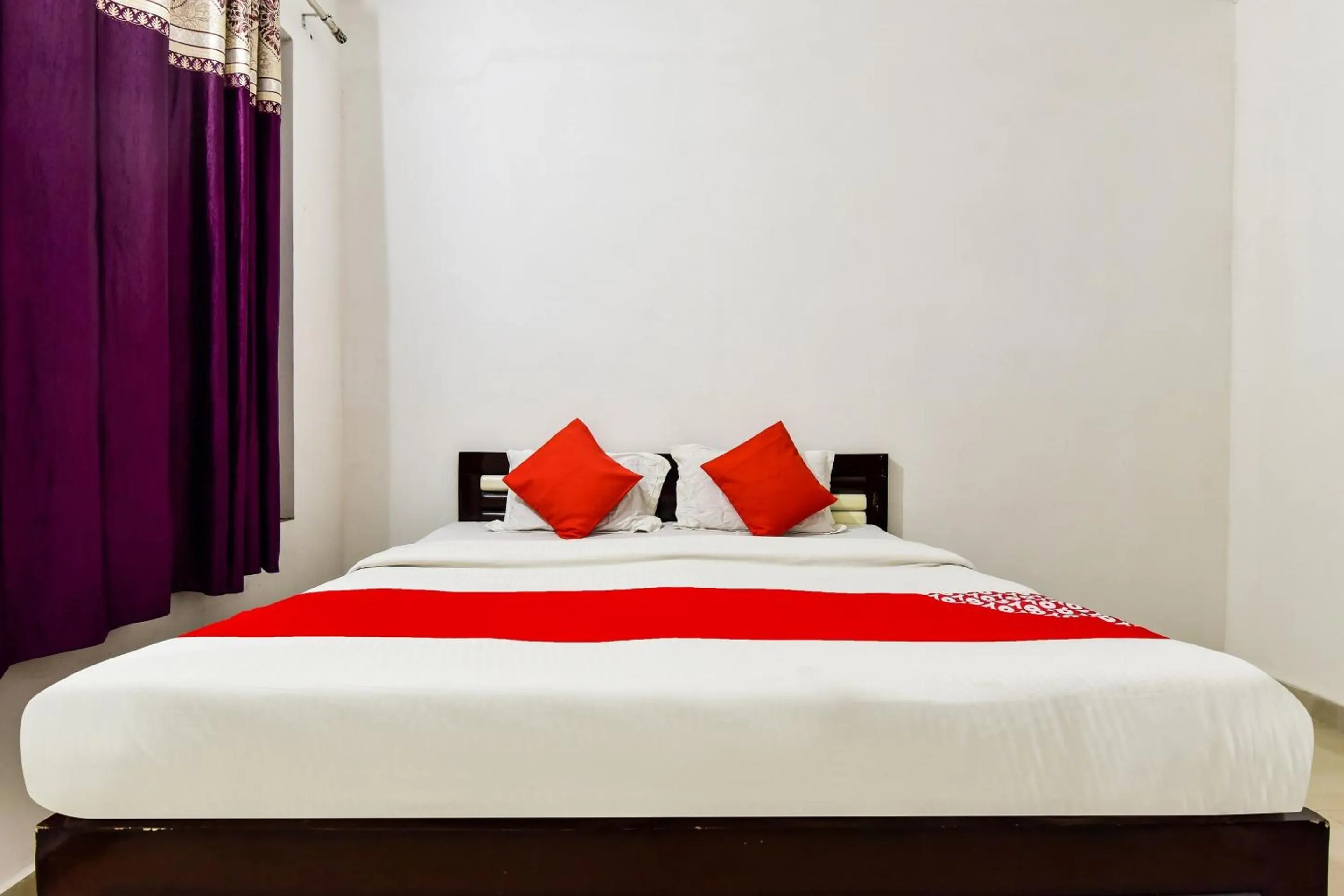 Bedroom in Hotel O White Rock