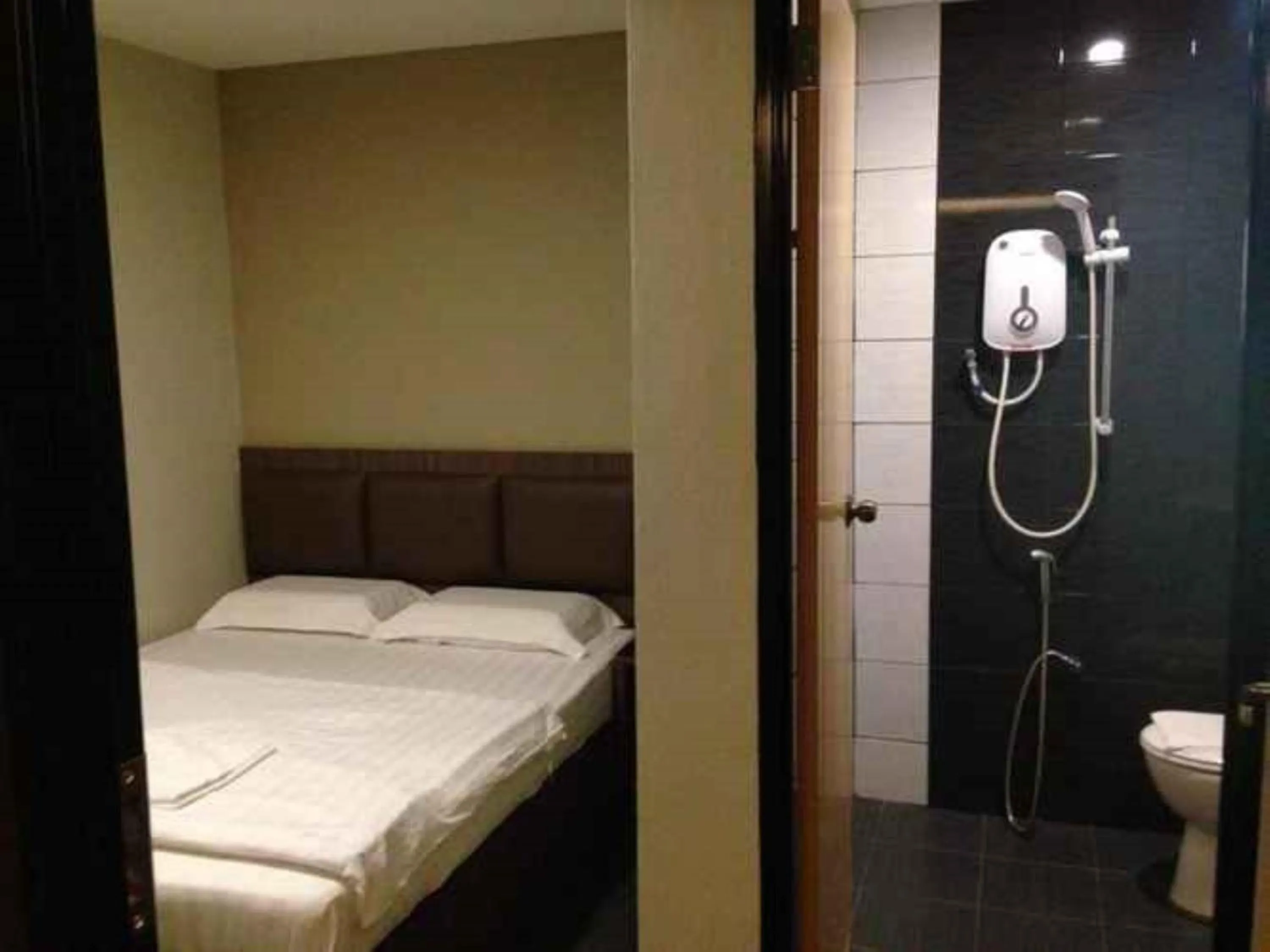 Bathroom in B Plus Hotel, Sungai Petani