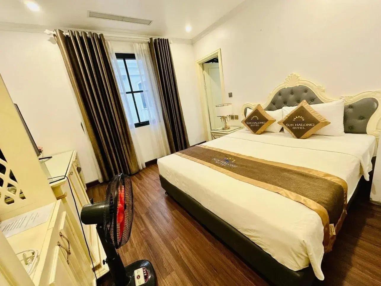 Bed in Sun Ha Long hotel Bed in Sun Ha Long hotel