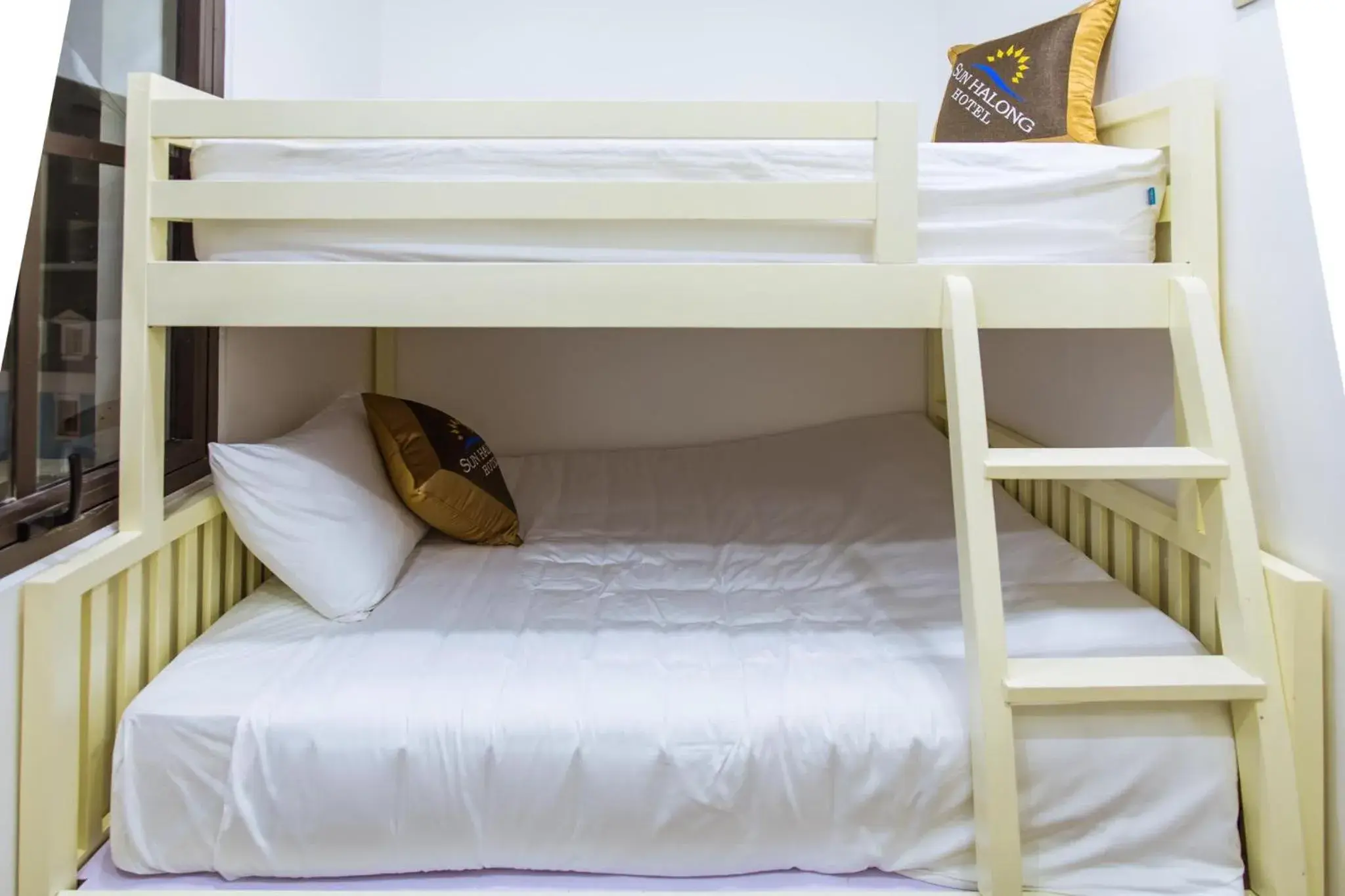 Bed in Sun Ha Long hotel Bed in Sun Ha Long hotel