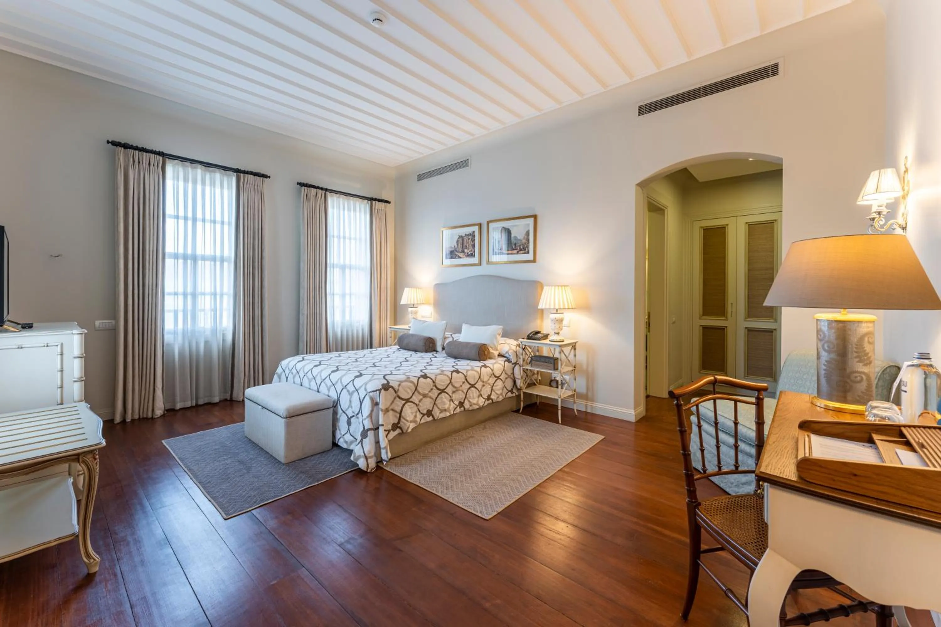 Bed in RuinAdalia Hotel