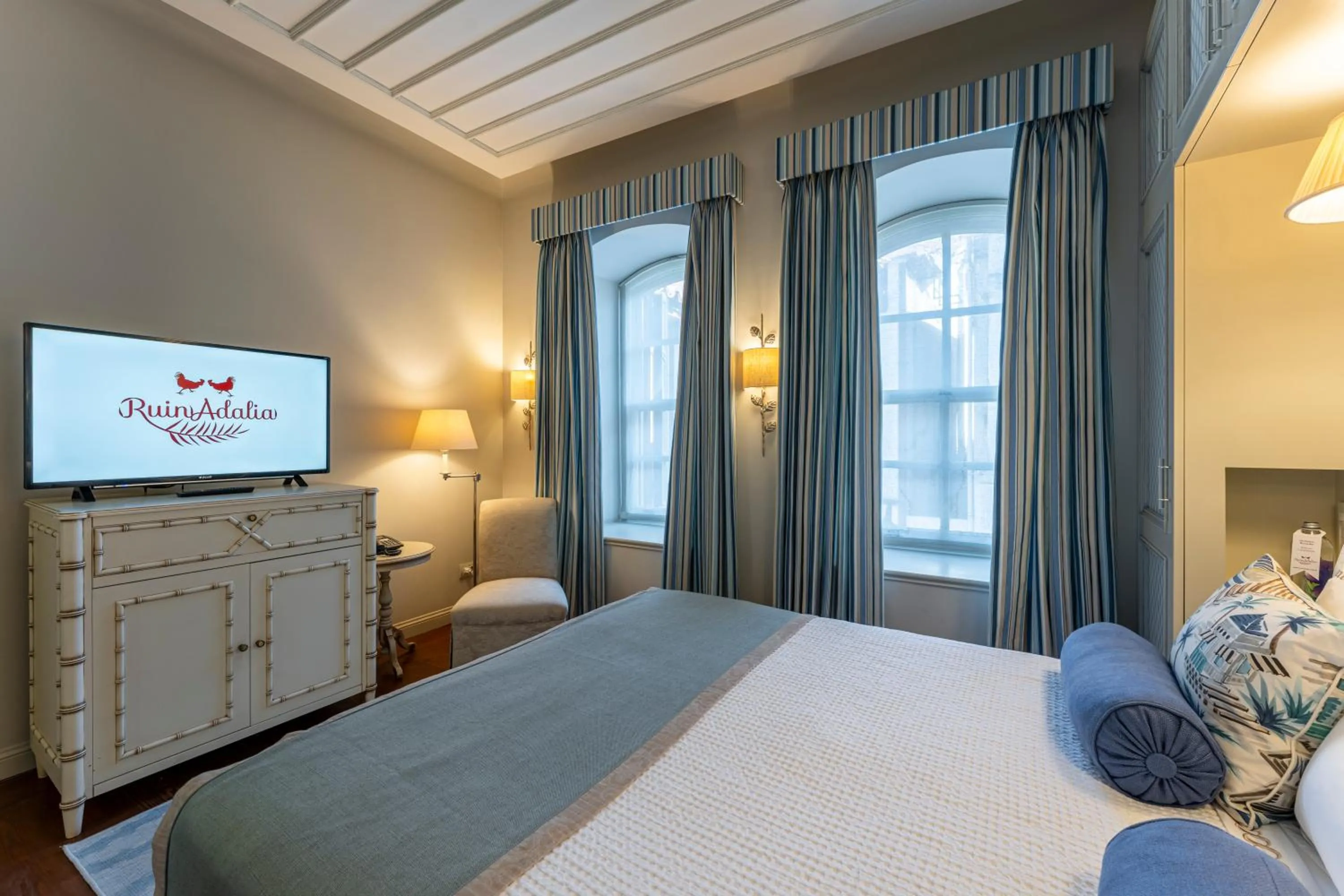 Bed in RuinAdalia Hotel