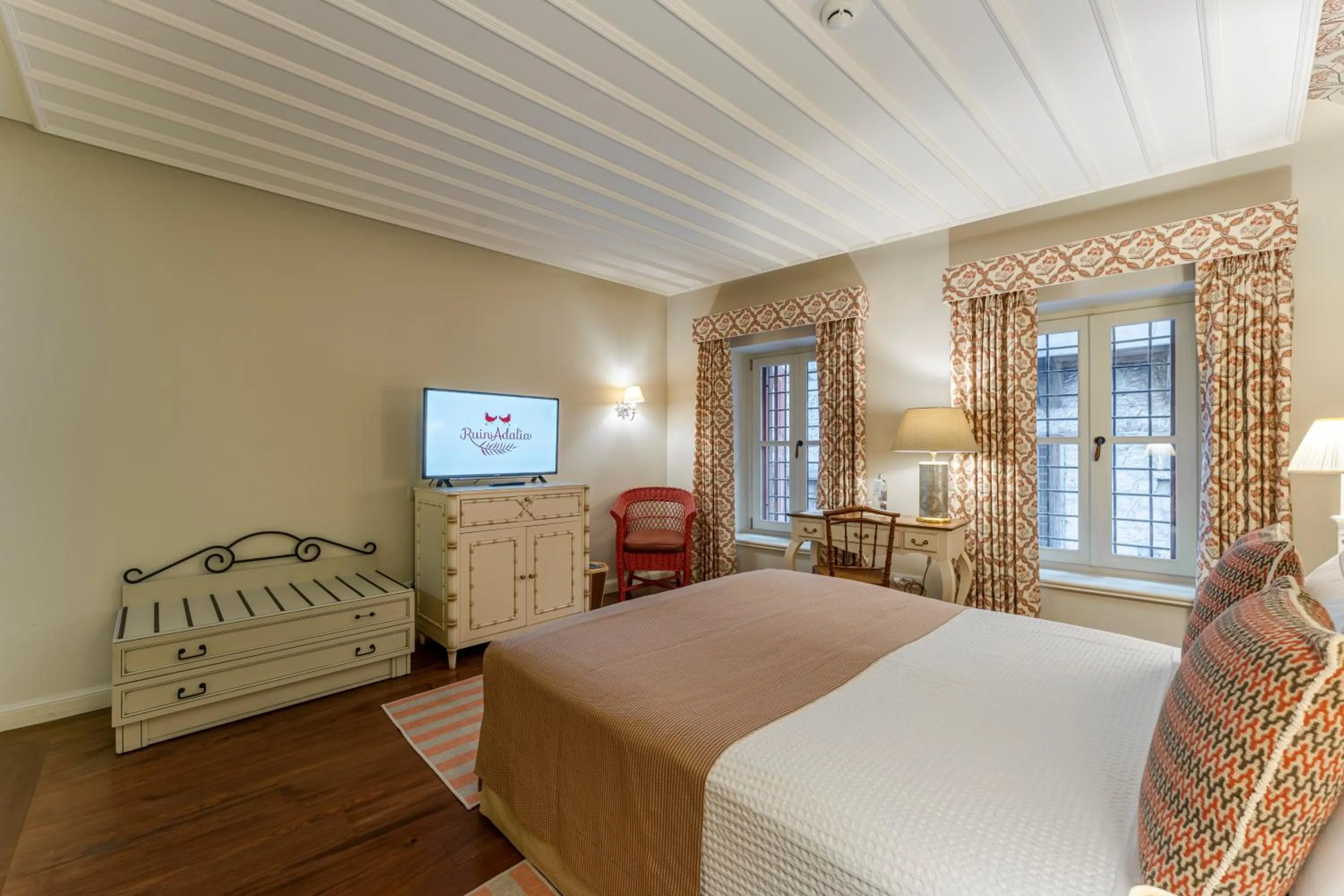 Bed in RuinAdalia Hotel