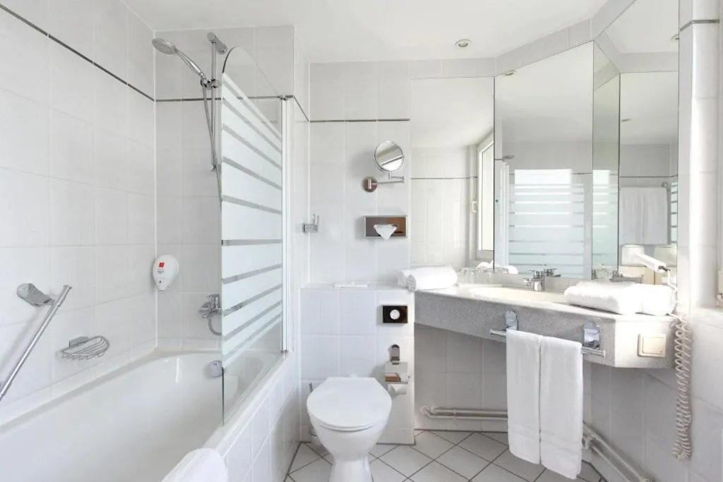 Bathroom in ABACUS Tierpark Hotel