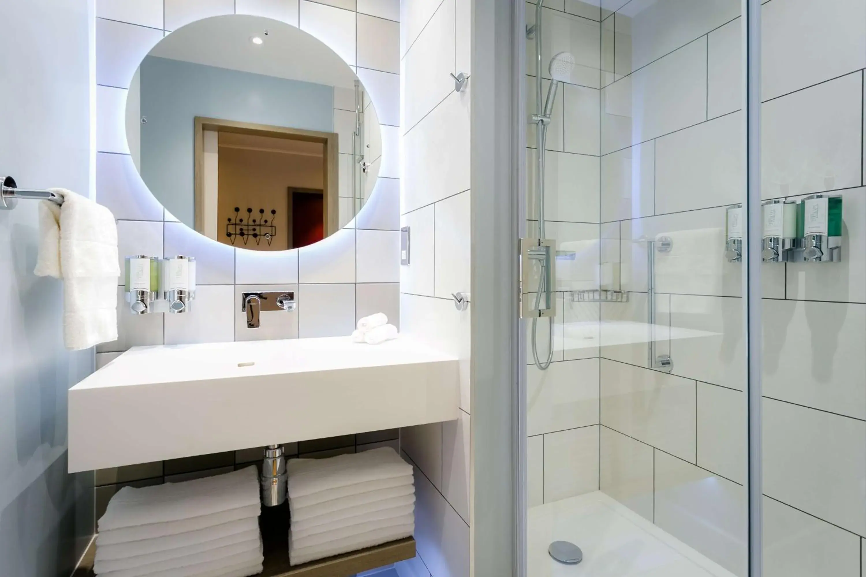 Bathroom in Hampton By Hilton Blackburn Bathroom in Hampton By Hilton Blackburn