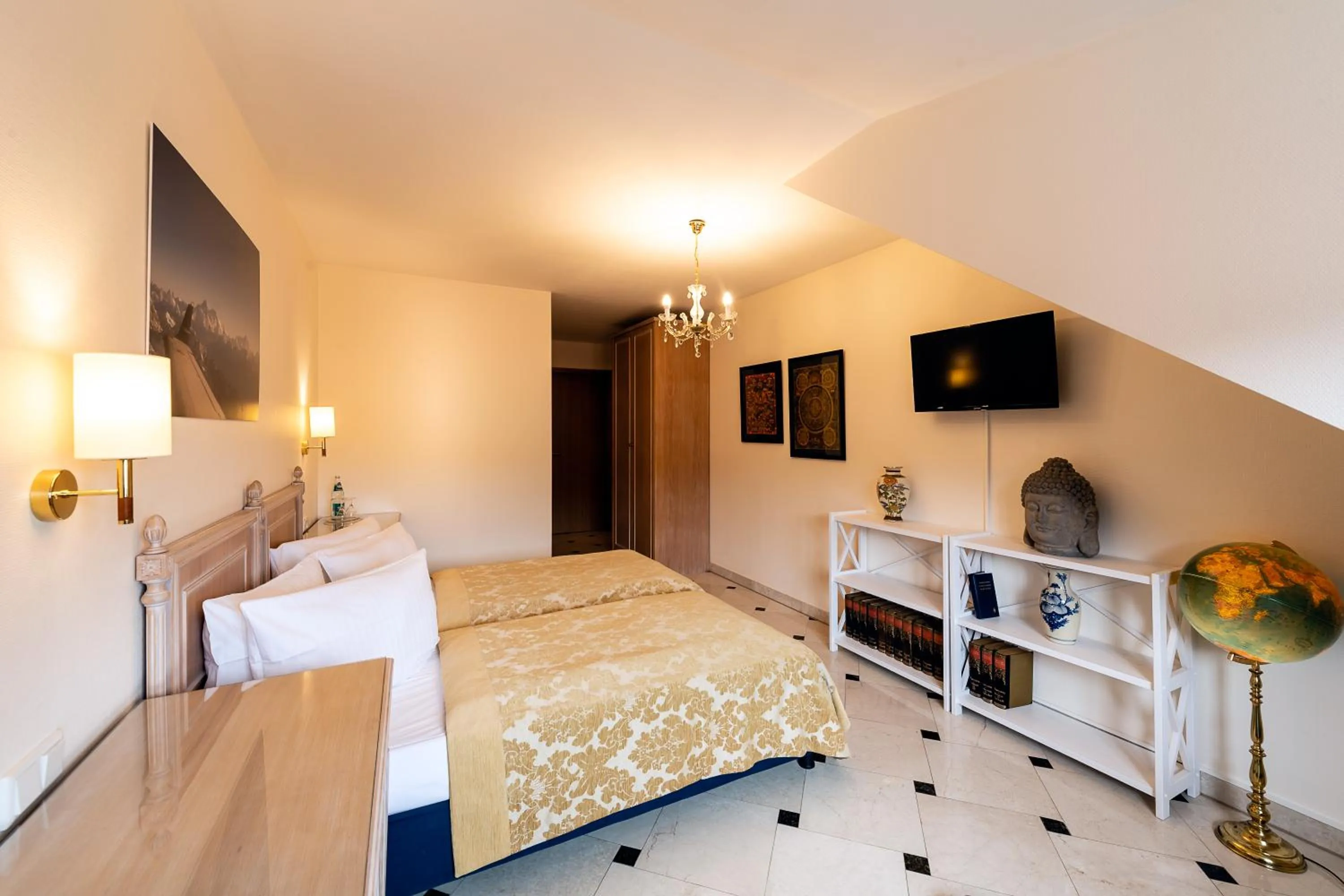 Photo of the whole room, Bed in Sebnitzer Hof by STEIGER Hotels