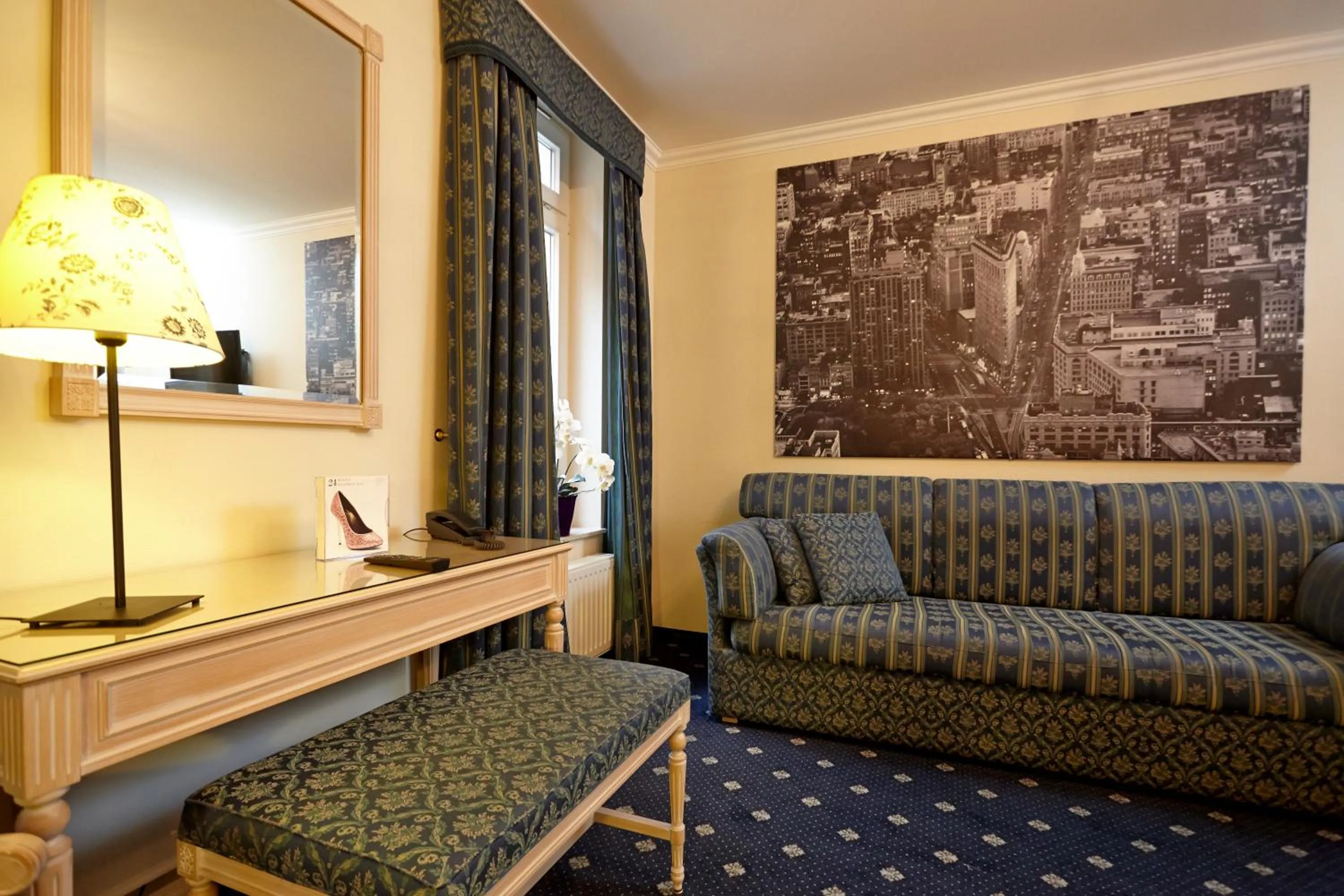 Seating area in Sebnitzer Hof by STEIGER Hotels