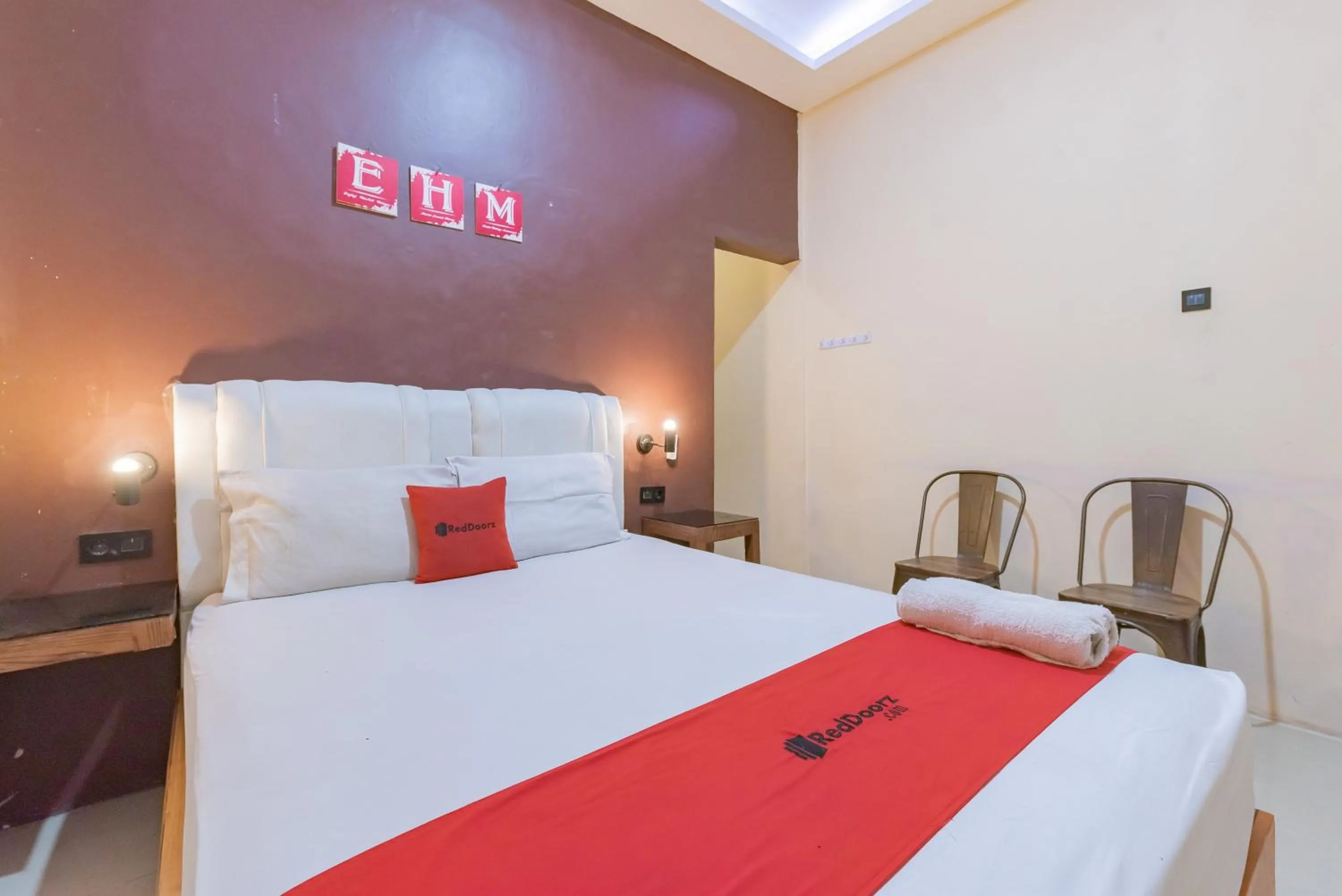 Bedroom, Bed in RedDoorz near Kejaksan Station Cirebon 3