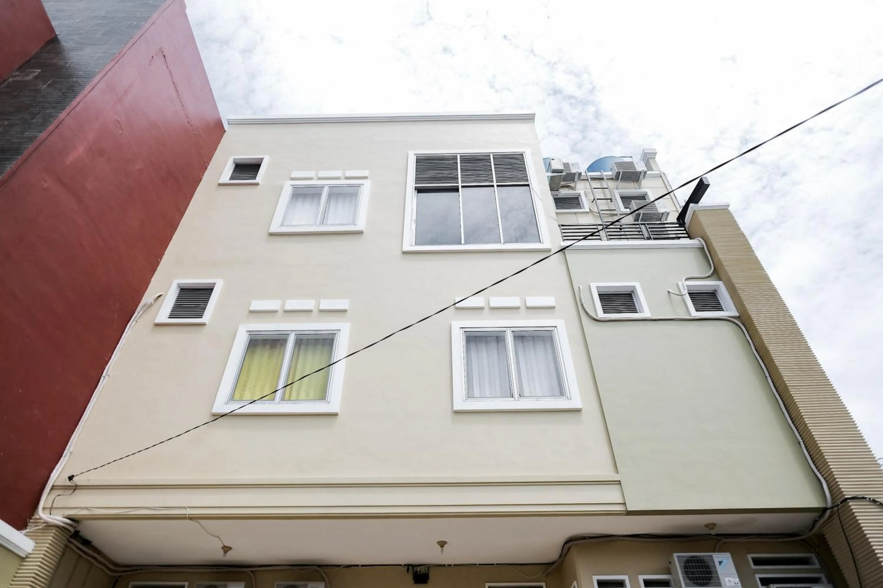 Facade/entrance in RedDoorz Syariah near Gatot Subroto Lampung 4