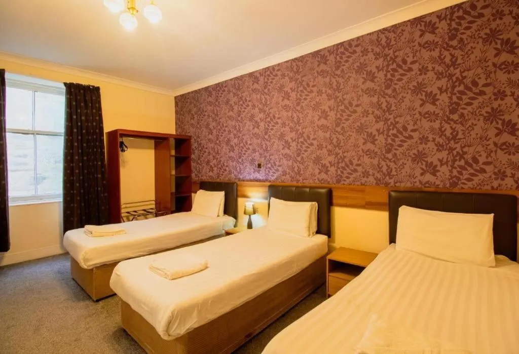 Bedroom, Bed in The Ben Mhor Hotel, Bar & Restaurant